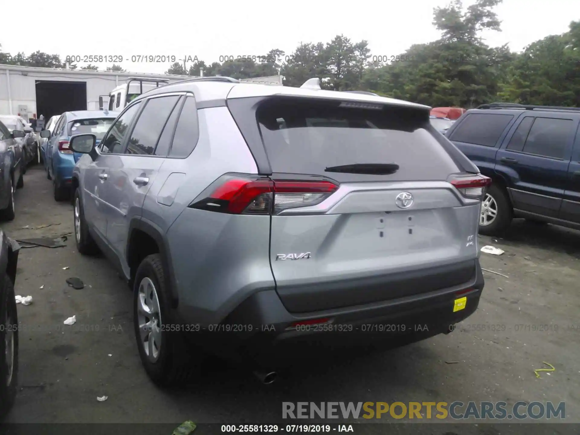 3 Photograph of a damaged car 2T3G1RFV6KW012395 TOYOTA RAV4 2019