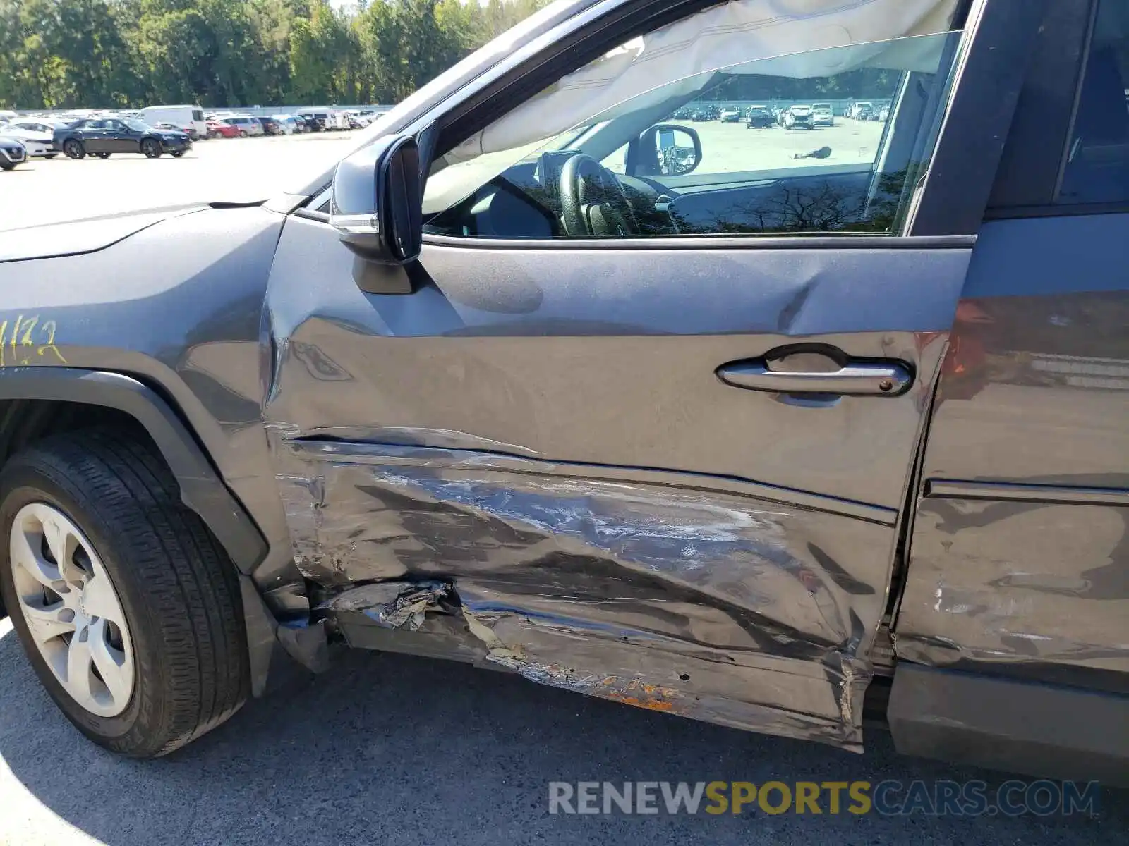 9 Photograph of a damaged car 2T3G1RFV6KW060706 TOYOTA RAV4 2019