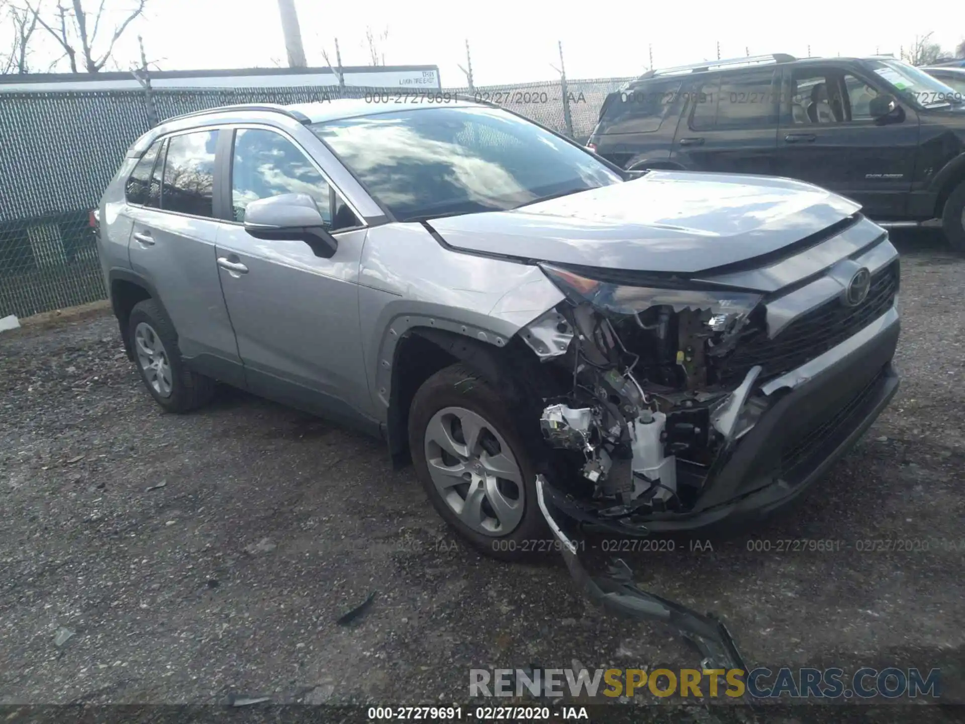 1 Photograph of a damaged car 2T3G1RFV6KW062276 TOYOTA RAV4 2019