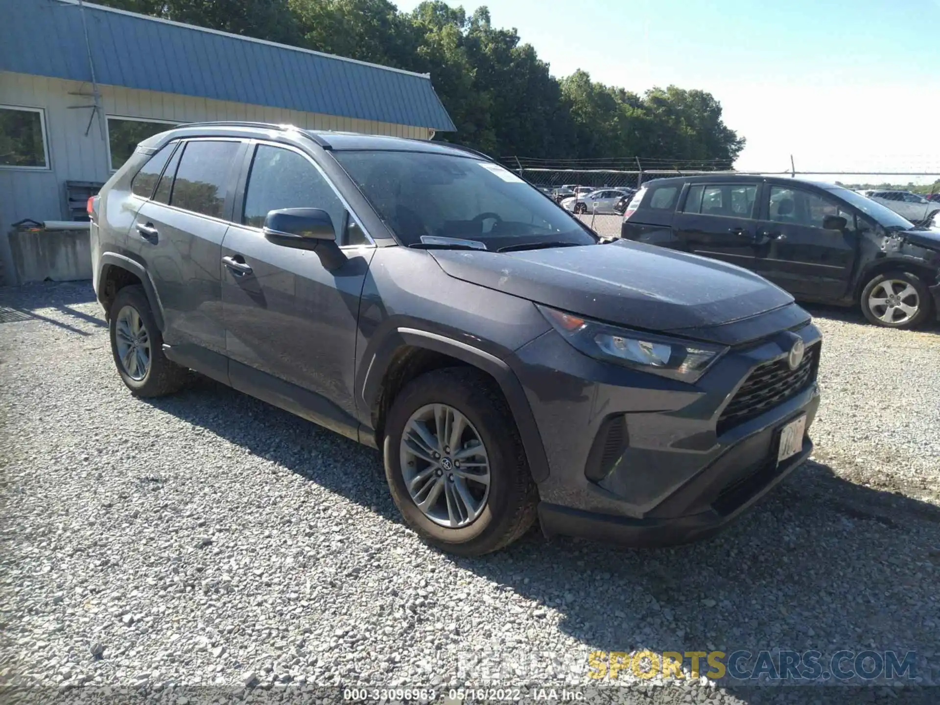 1 Photograph of a damaged car 2T3G1RFV6KW081264 TOYOTA RAV4 2019