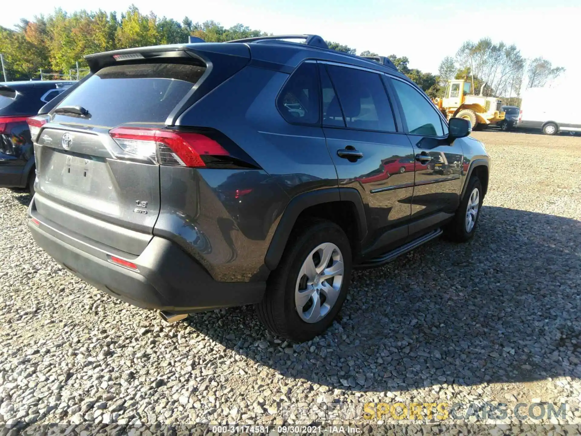 4 Photograph of a damaged car 2T3G1RFV7KC004744 TOYOTA RAV4 2019