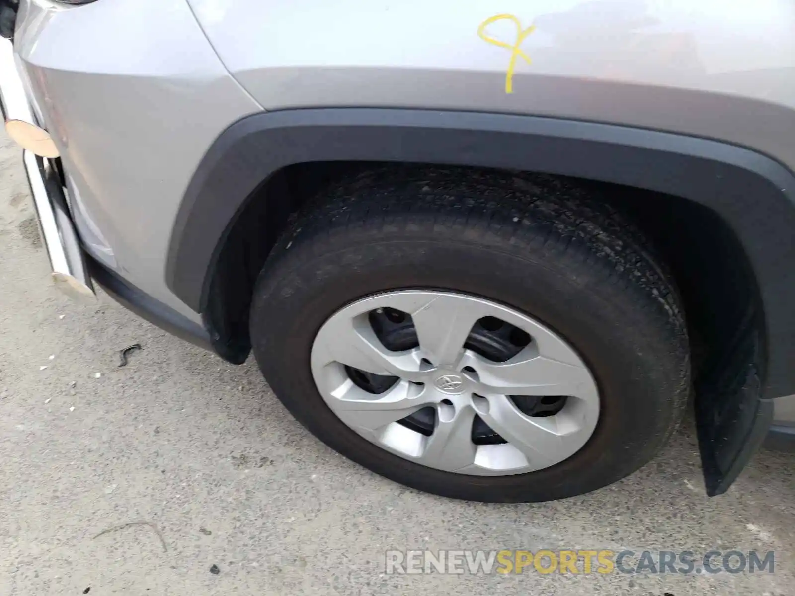 9 Photograph of a damaged car 2T3G1RFV7KC005389 TOYOTA RAV4 2019