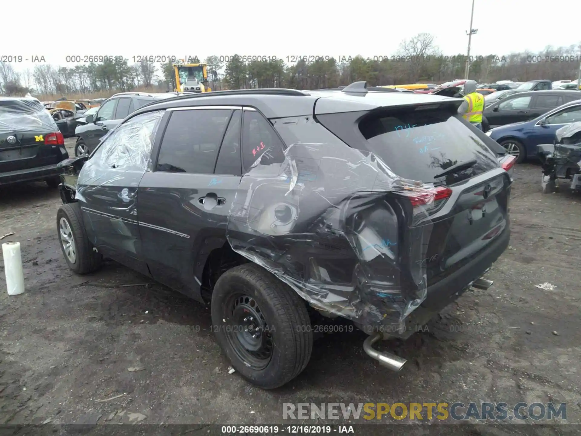 3 Фотография поврежденного автомобиля 2T3G1RFV7KC014285 TOYOTA RAV4 2019