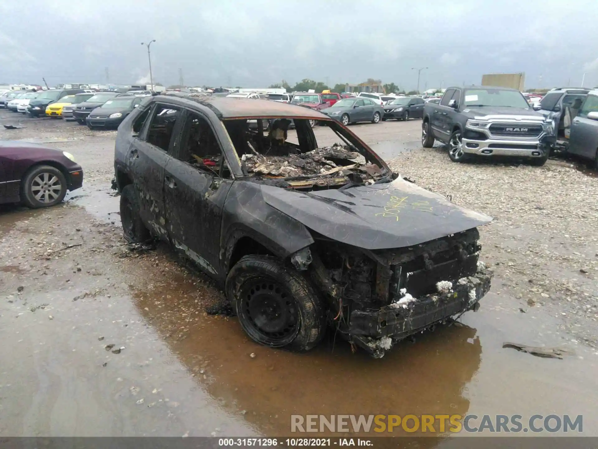 1 Photograph of a damaged car 2T3G1RFV7KC023391 TOYOTA RAV4 2019