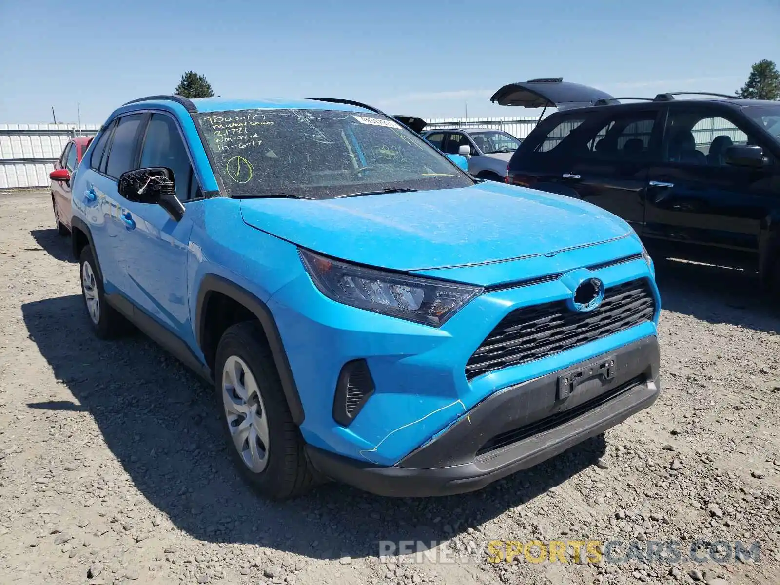 1 Photograph of a damaged car 2T3G1RFV7KC030101 TOYOTA RAV4 2019