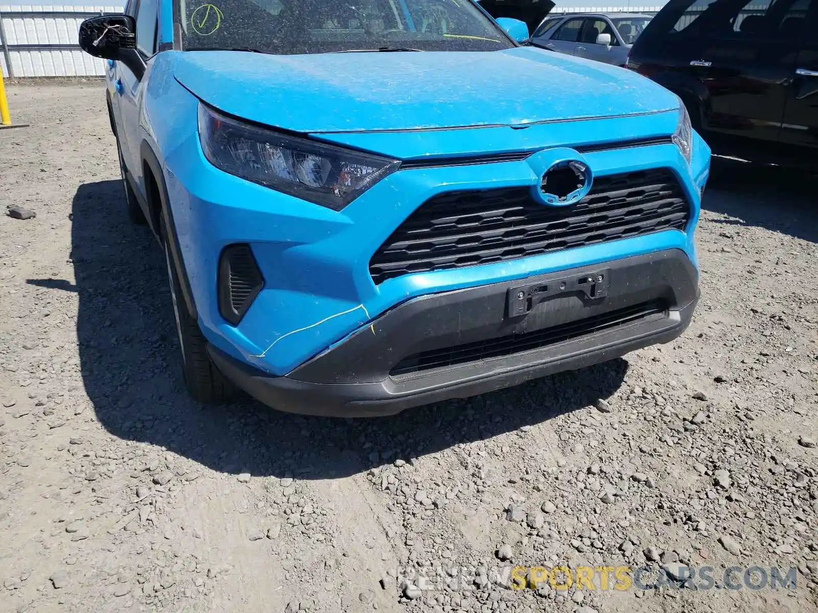 9 Photograph of a damaged car 2T3G1RFV7KC030101 TOYOTA RAV4 2019