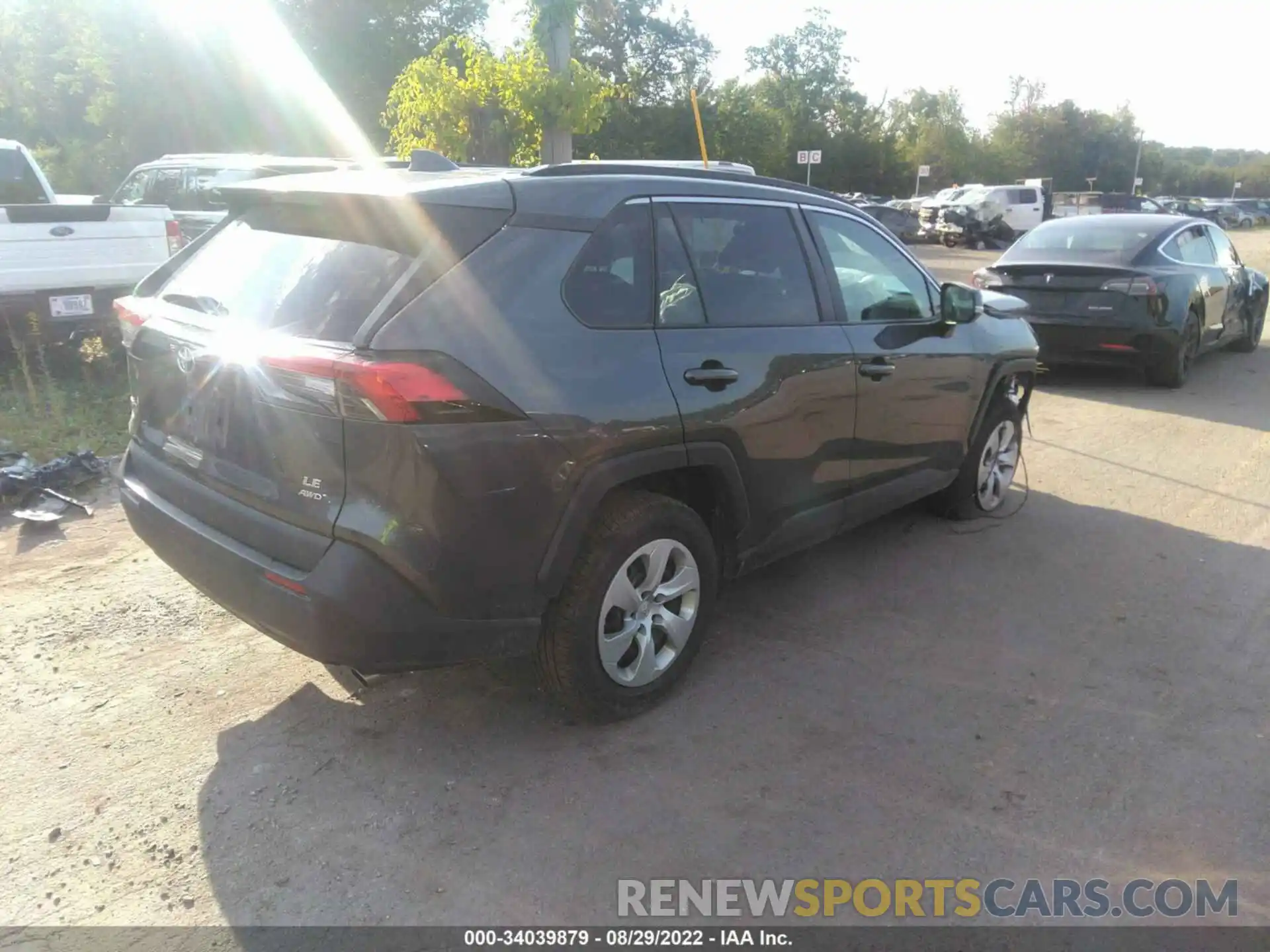 4 Фотография поврежденного автомобиля 2T3G1RFV7KC032026 TOYOTA RAV4 2019