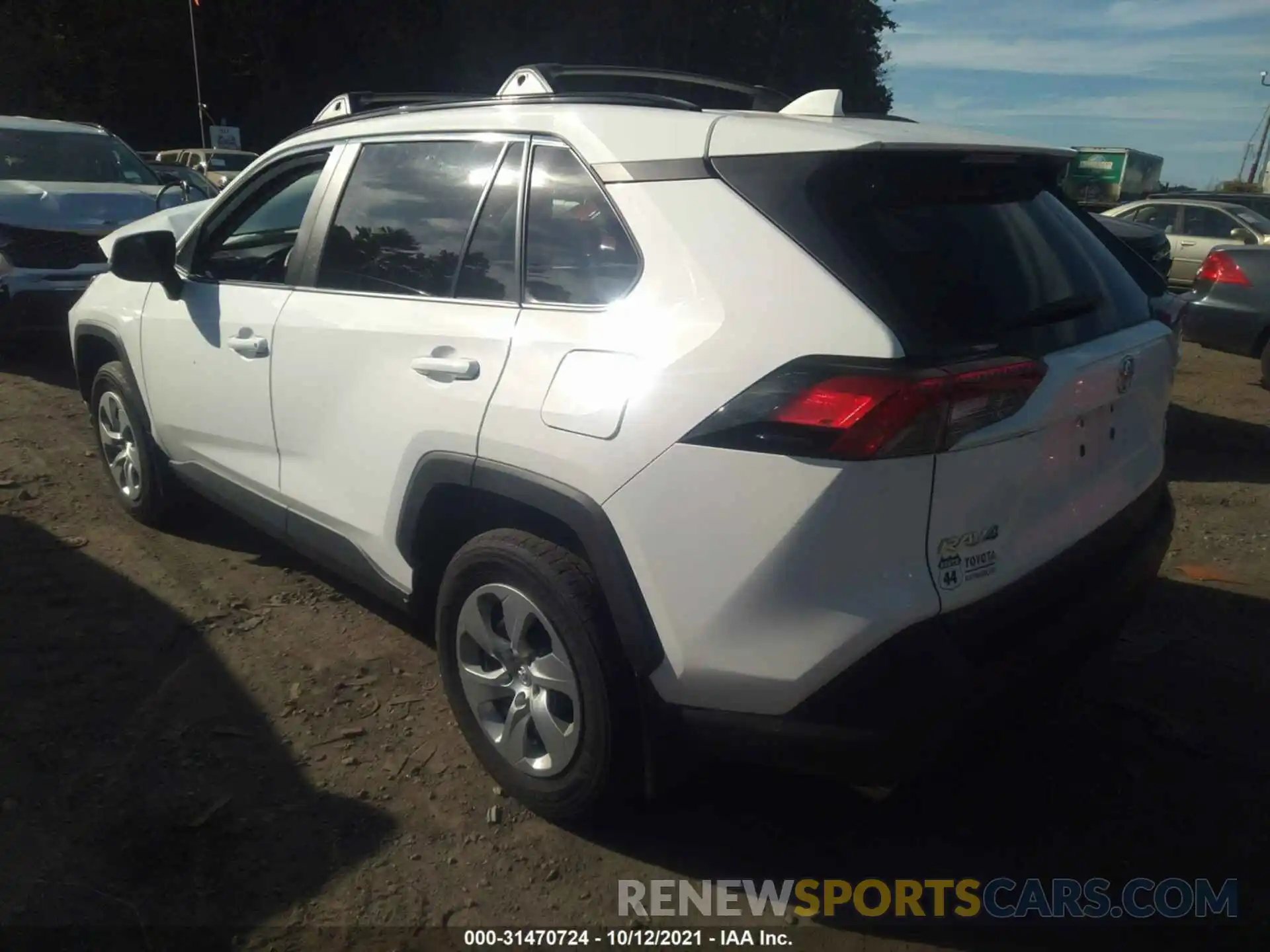 3 Photograph of a damaged car 2T3G1RFV7KC046623 TOYOTA RAV4 2019