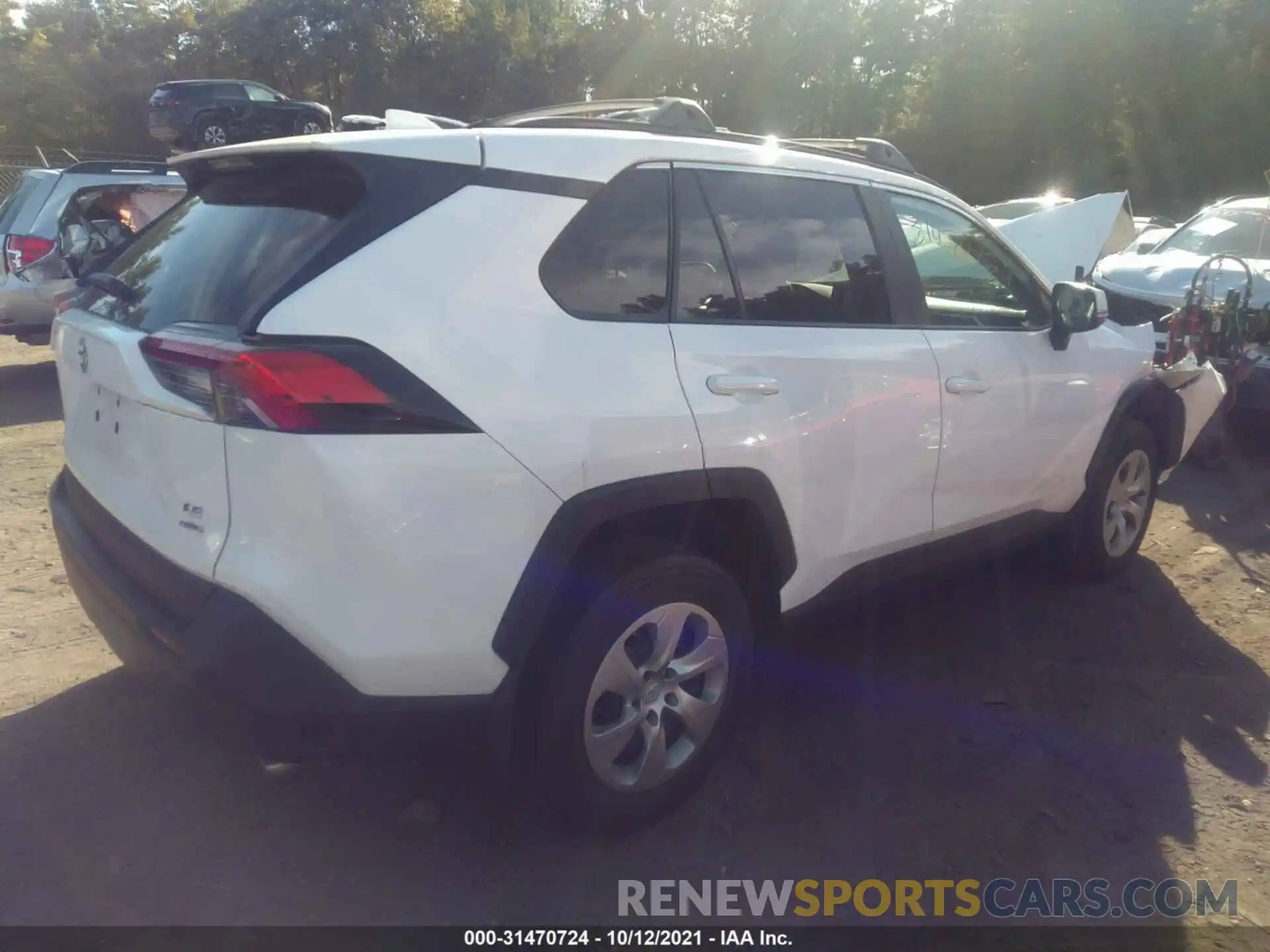 4 Photograph of a damaged car 2T3G1RFV7KC046623 TOYOTA RAV4 2019