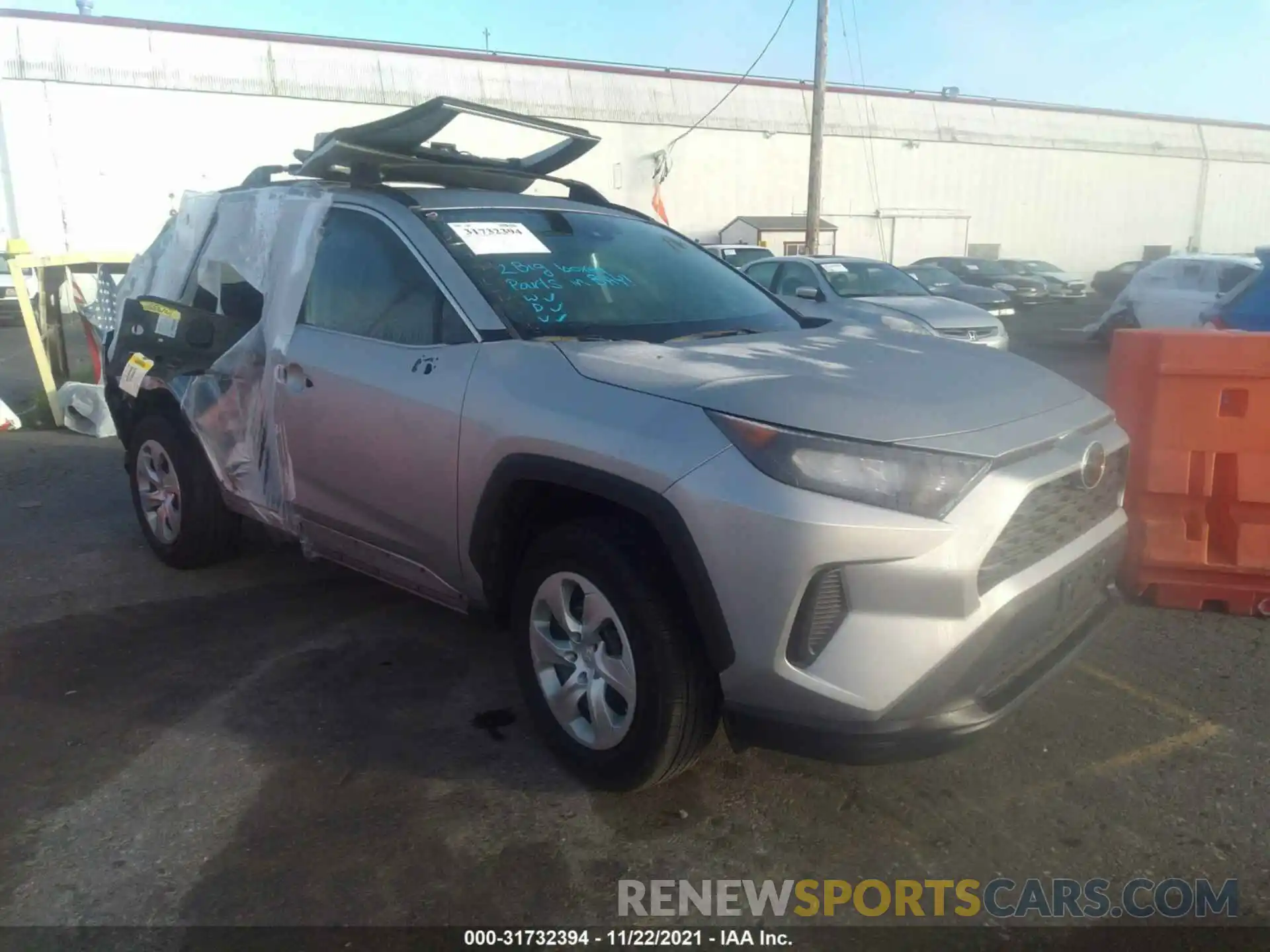 1 Photograph of a damaged car 2T3G1RFV7KC049392 TOYOTA RAV4 2019