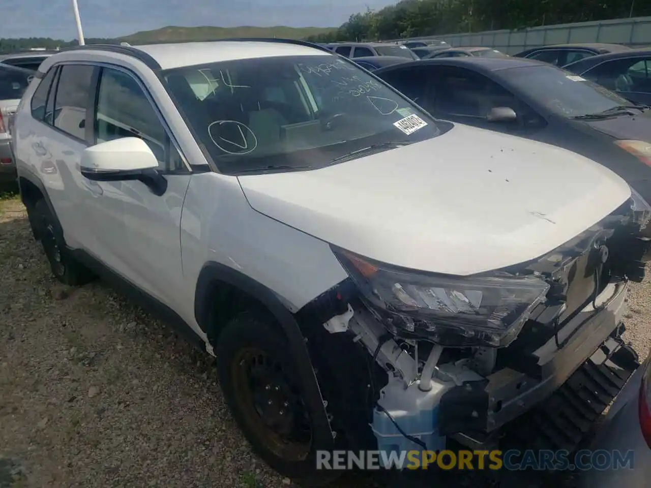 1 Photograph of a damaged car 2T3G1RFV7KW062478 TOYOTA RAV4 2019