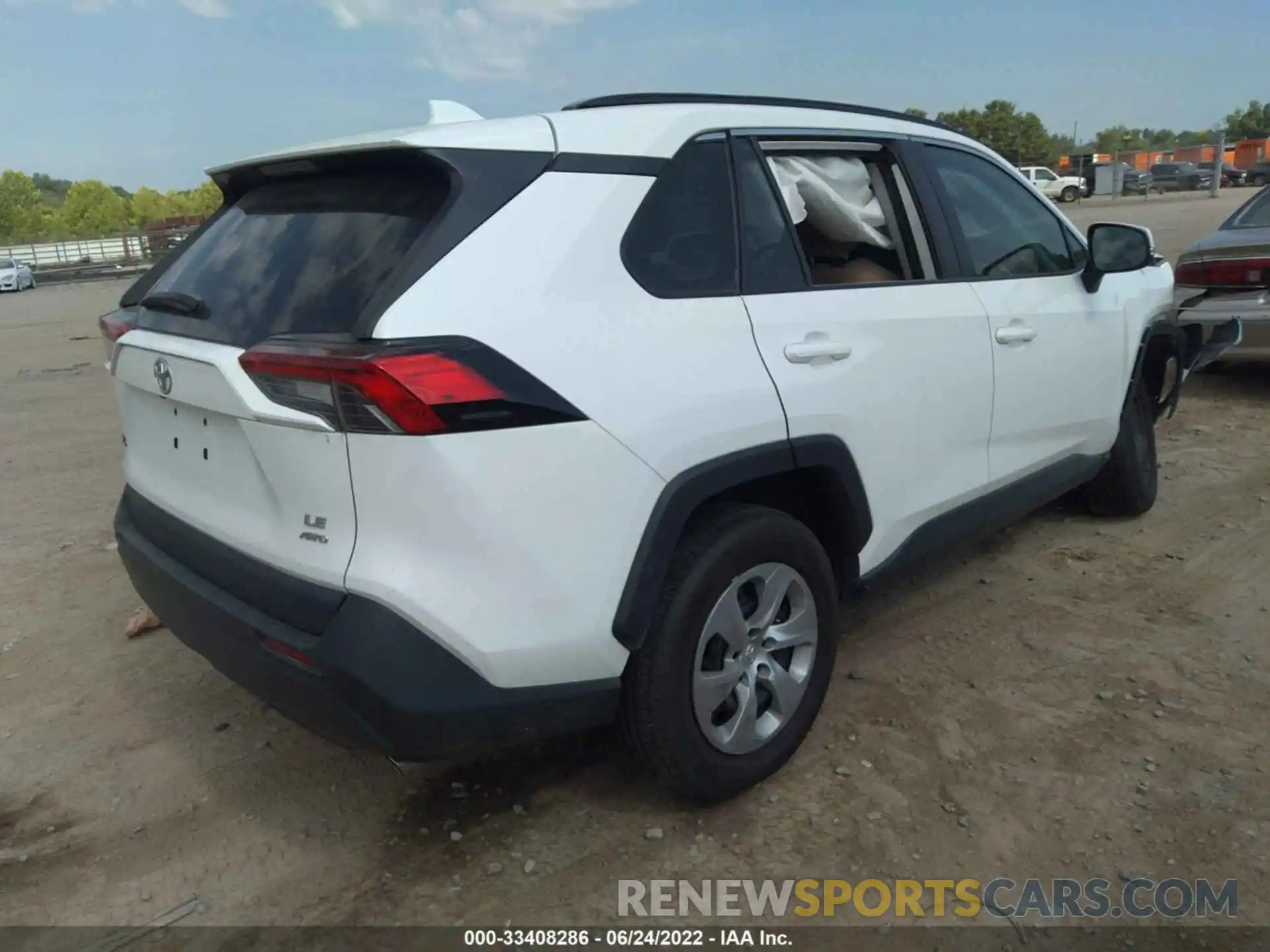 4 Photograph of a damaged car 2T3G1RFV7KW071830 TOYOTA RAV4 2019