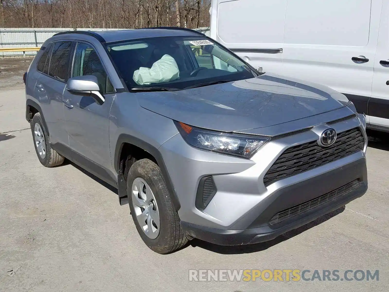 1 Photograph of a damaged car 2T3G1RFV8KC005093 TOYOTA RAV4 2019