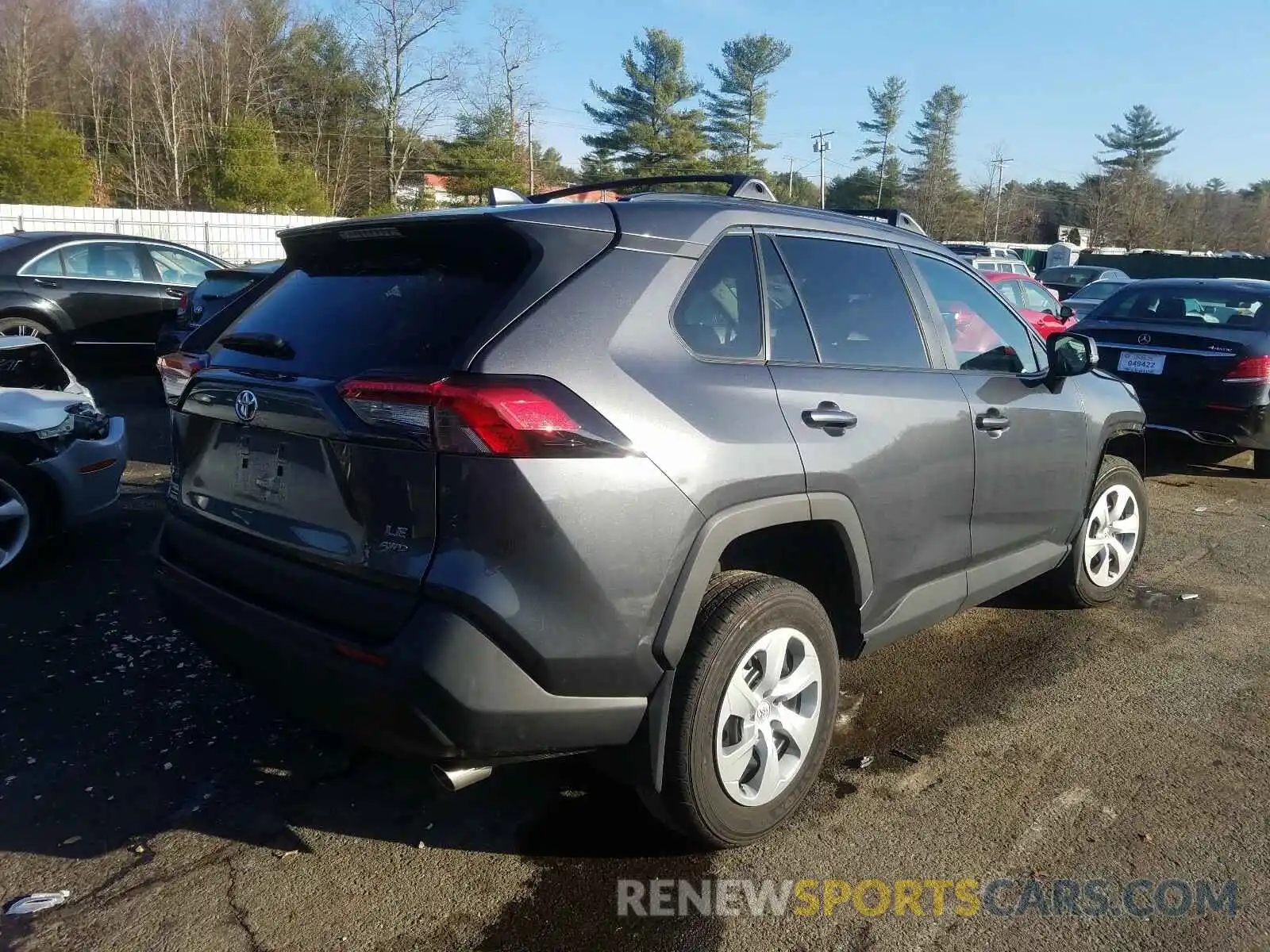 4 Photograph of a damaged car 2T3G1RFV8KC031970 TOYOTA RAV4 2019