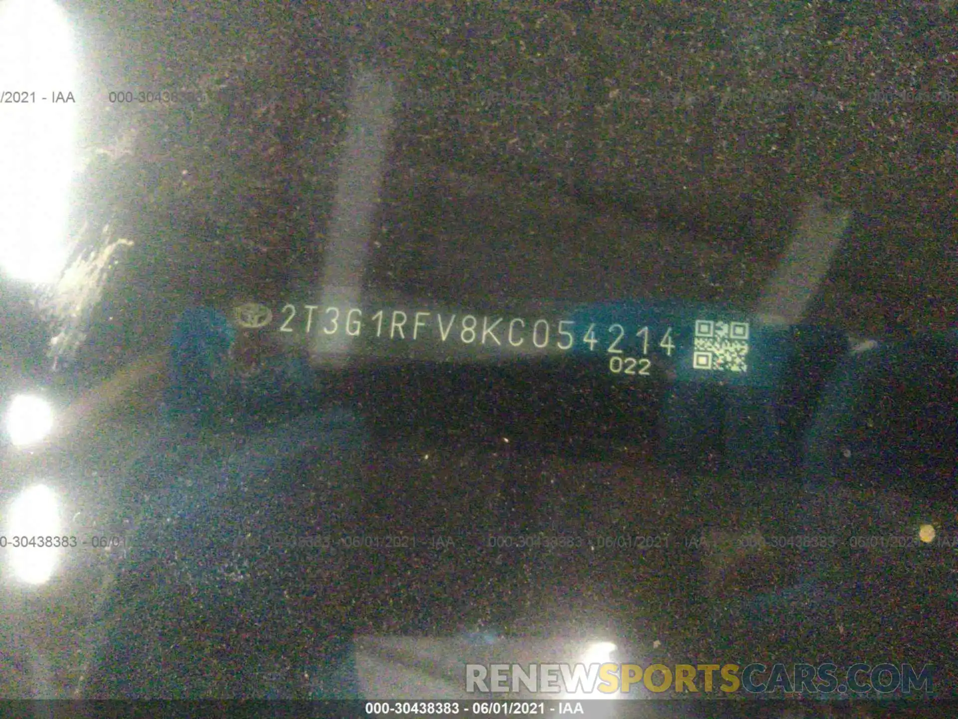 9 Photograph of a damaged car 2T3G1RFV8KC054214 TOYOTA RAV4 2019