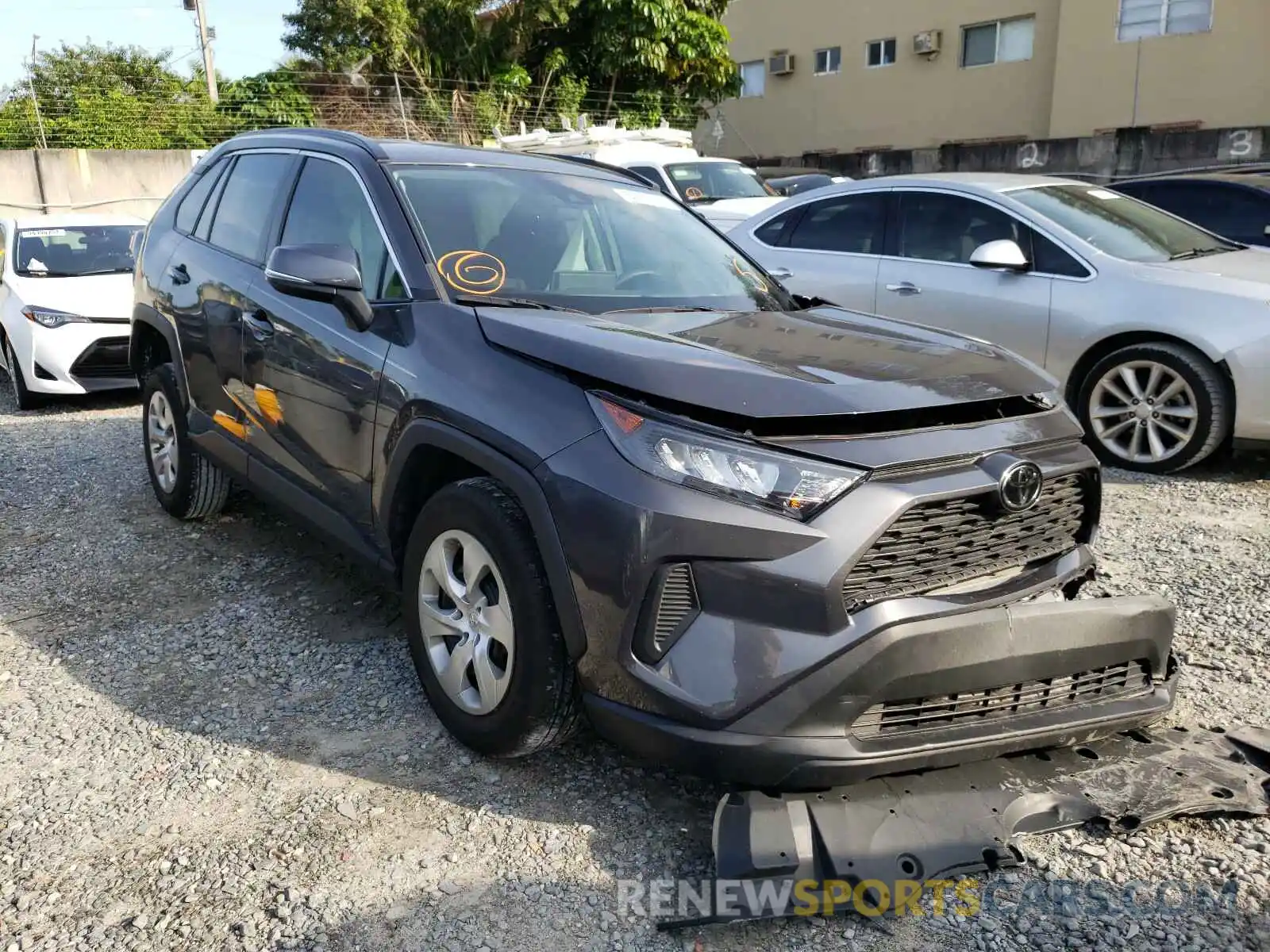 1 Photograph of a damaged car 2T3G1RFV8KW003021 TOYOTA RAV4 2019