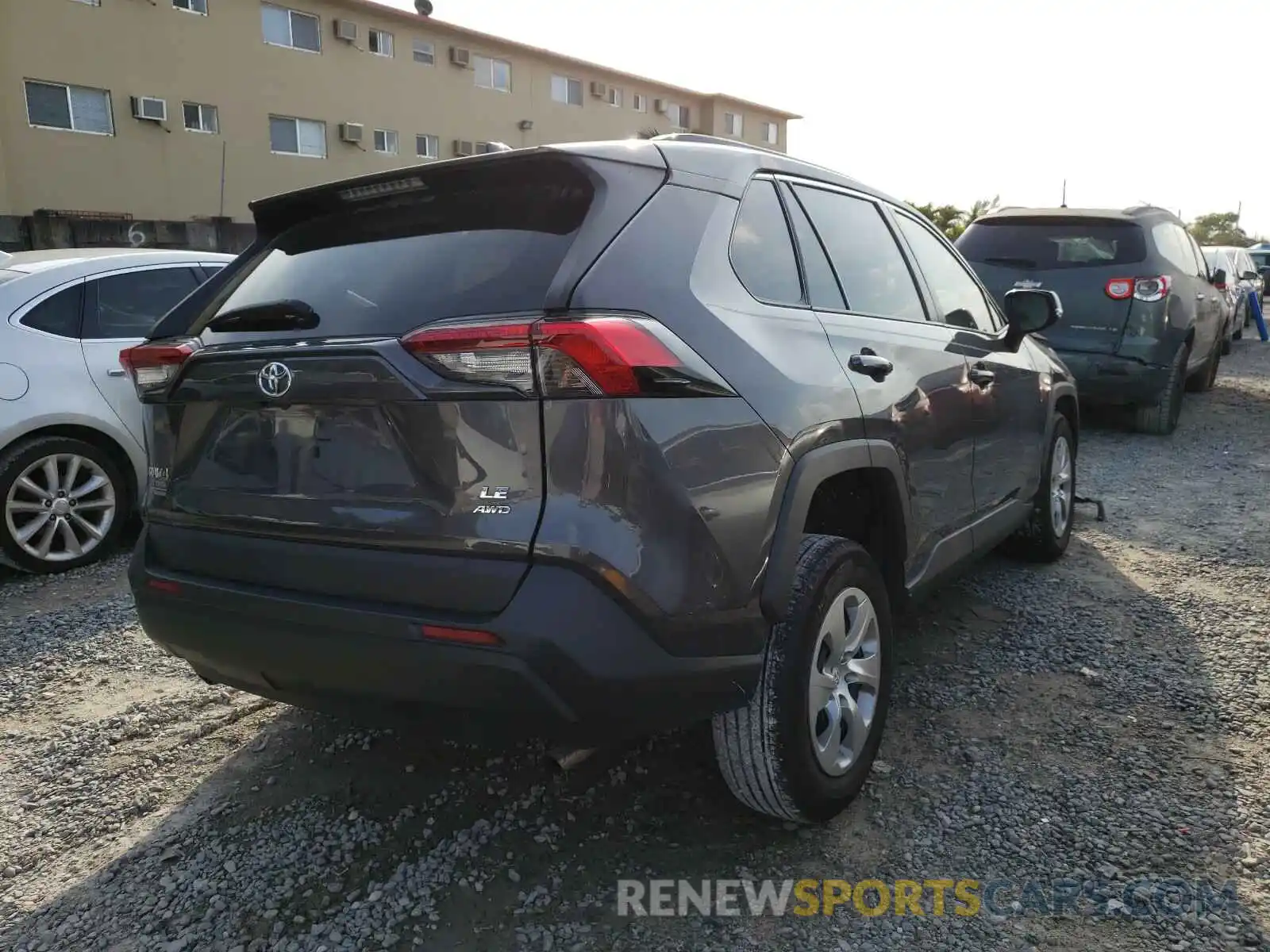 4 Photograph of a damaged car 2T3G1RFV8KW003021 TOYOTA RAV4 2019