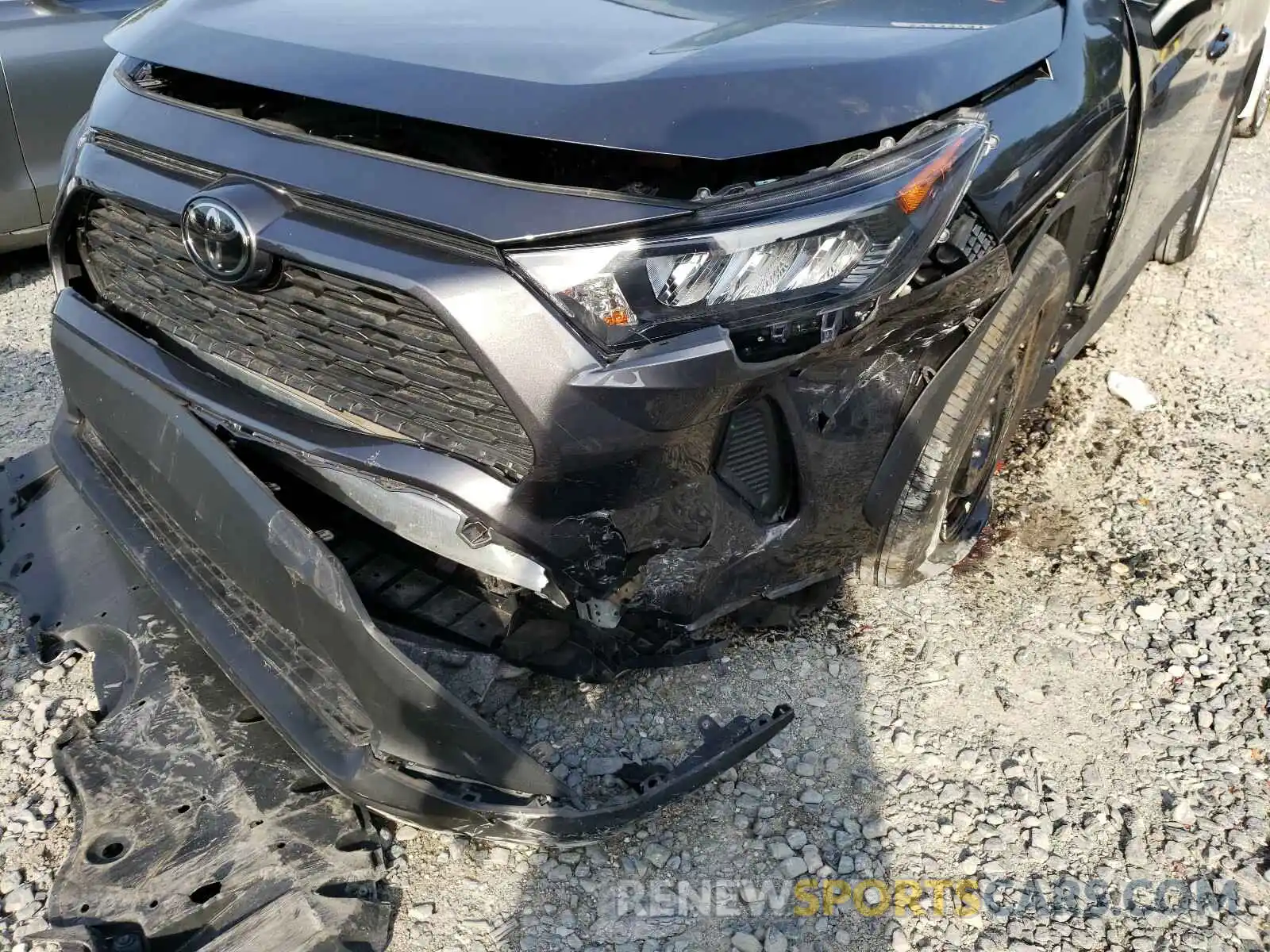 9 Photograph of a damaged car 2T3G1RFV8KW003021 TOYOTA RAV4 2019