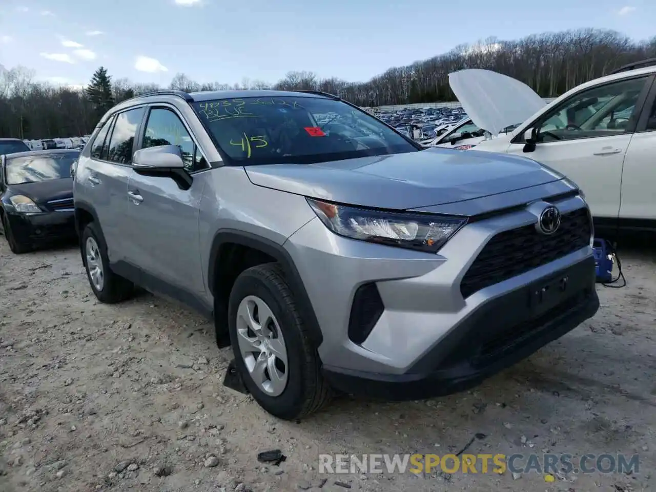 1 Photograph of a damaged car 2T3G1RFV8KW024936 TOYOTA RAV4 2019