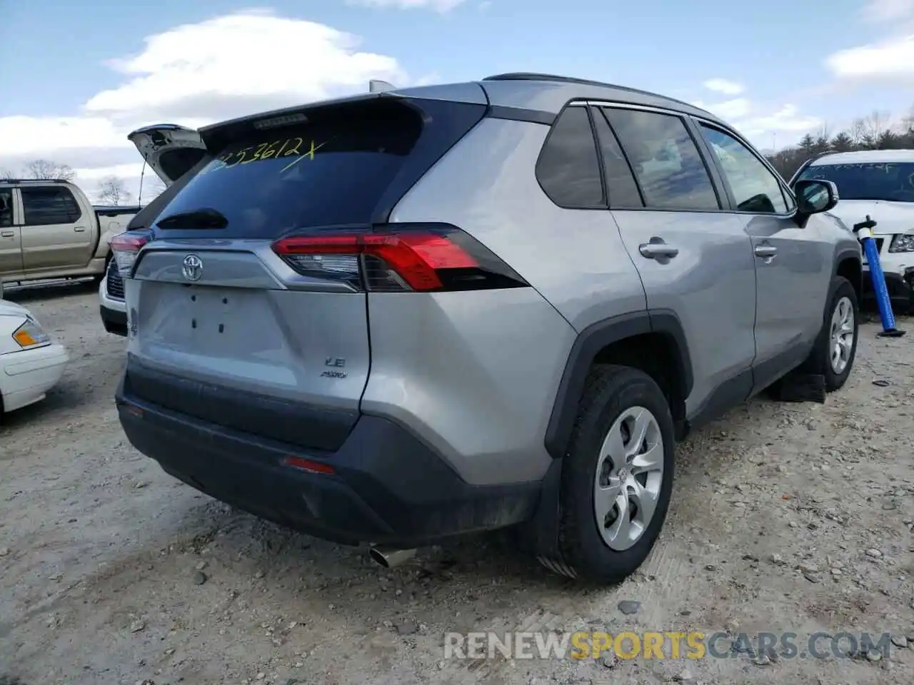 4 Photograph of a damaged car 2T3G1RFV8KW024936 TOYOTA RAV4 2019