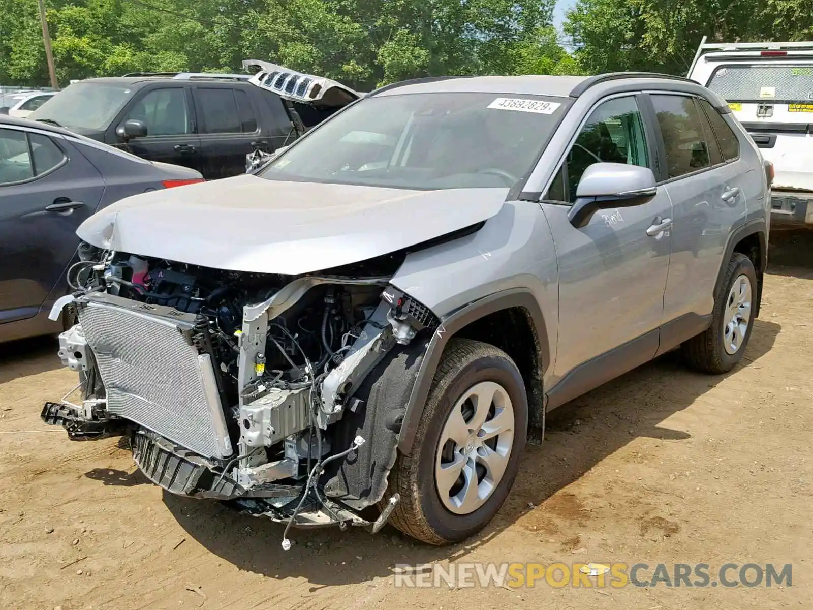 1 Photograph of a damaged car 2T3G1RFV8KW024967 TOYOTA RAV4 2019