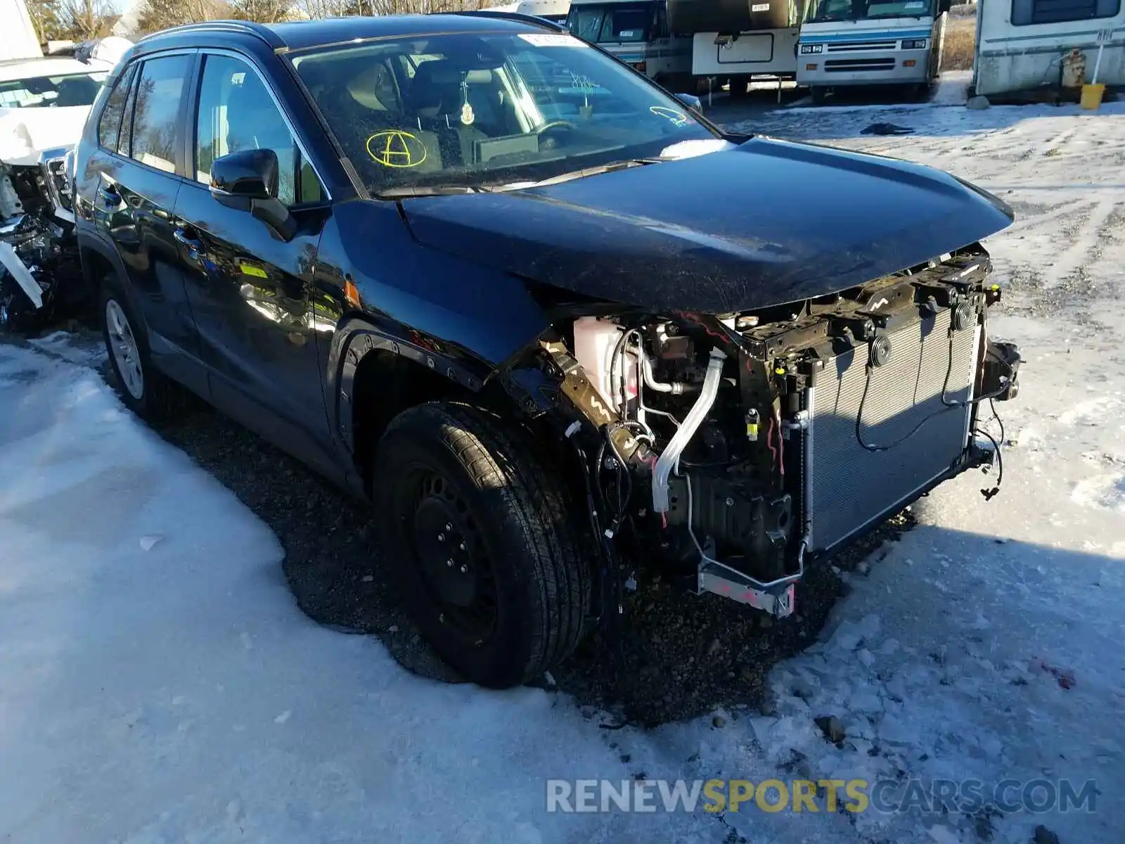 1 Photograph of a damaged car 2T3G1RFV8KW028615 TOYOTA RAV4 2019