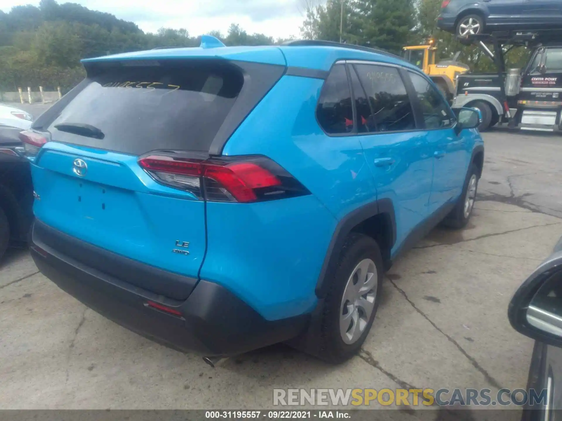 4 Photograph of a damaged car 2T3G1RFV8KW035208 TOYOTA RAV4 2019