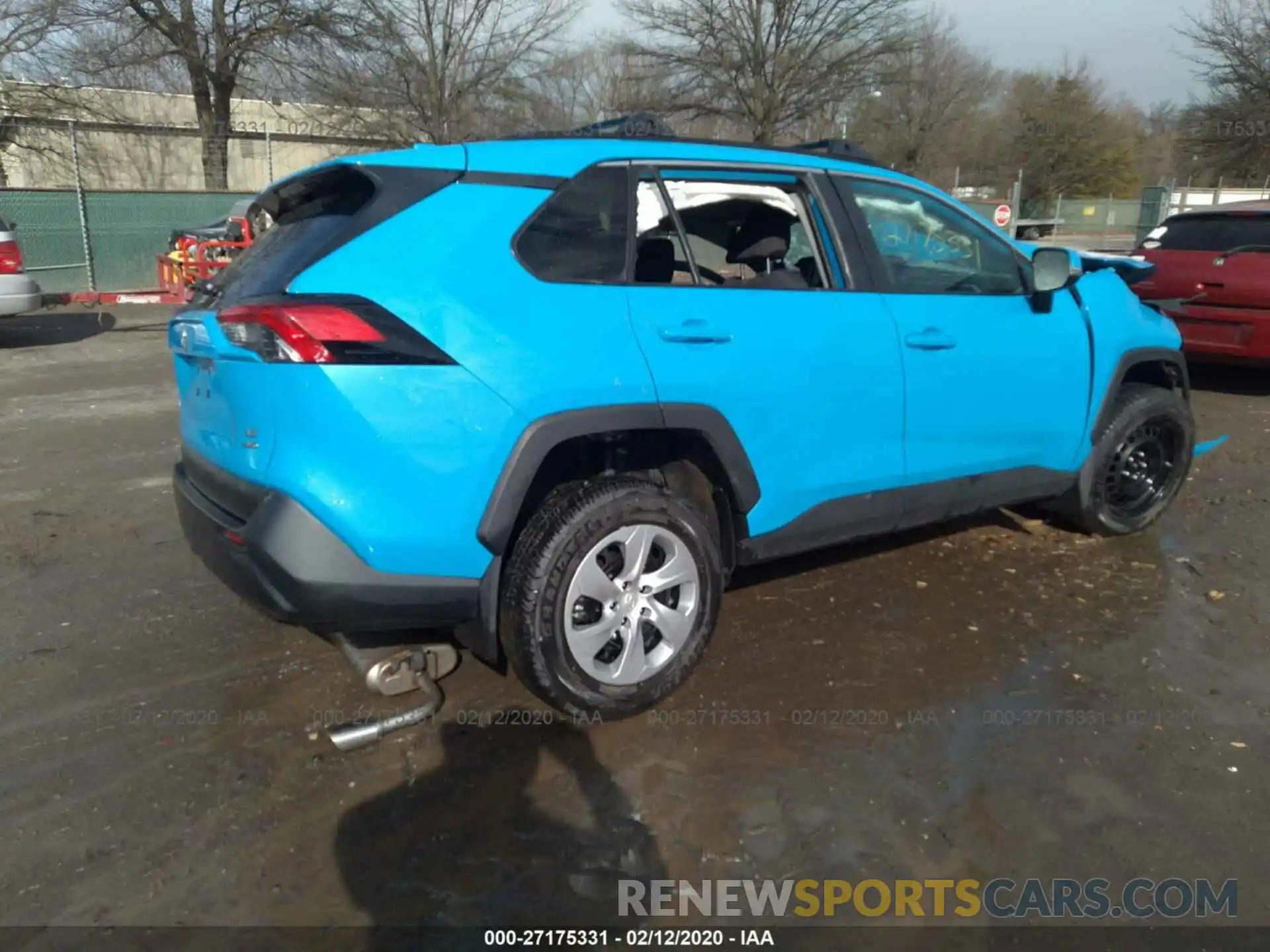 4 Photograph of a damaged car 2T3G1RFV8KW052493 TOYOTA RAV4 2019