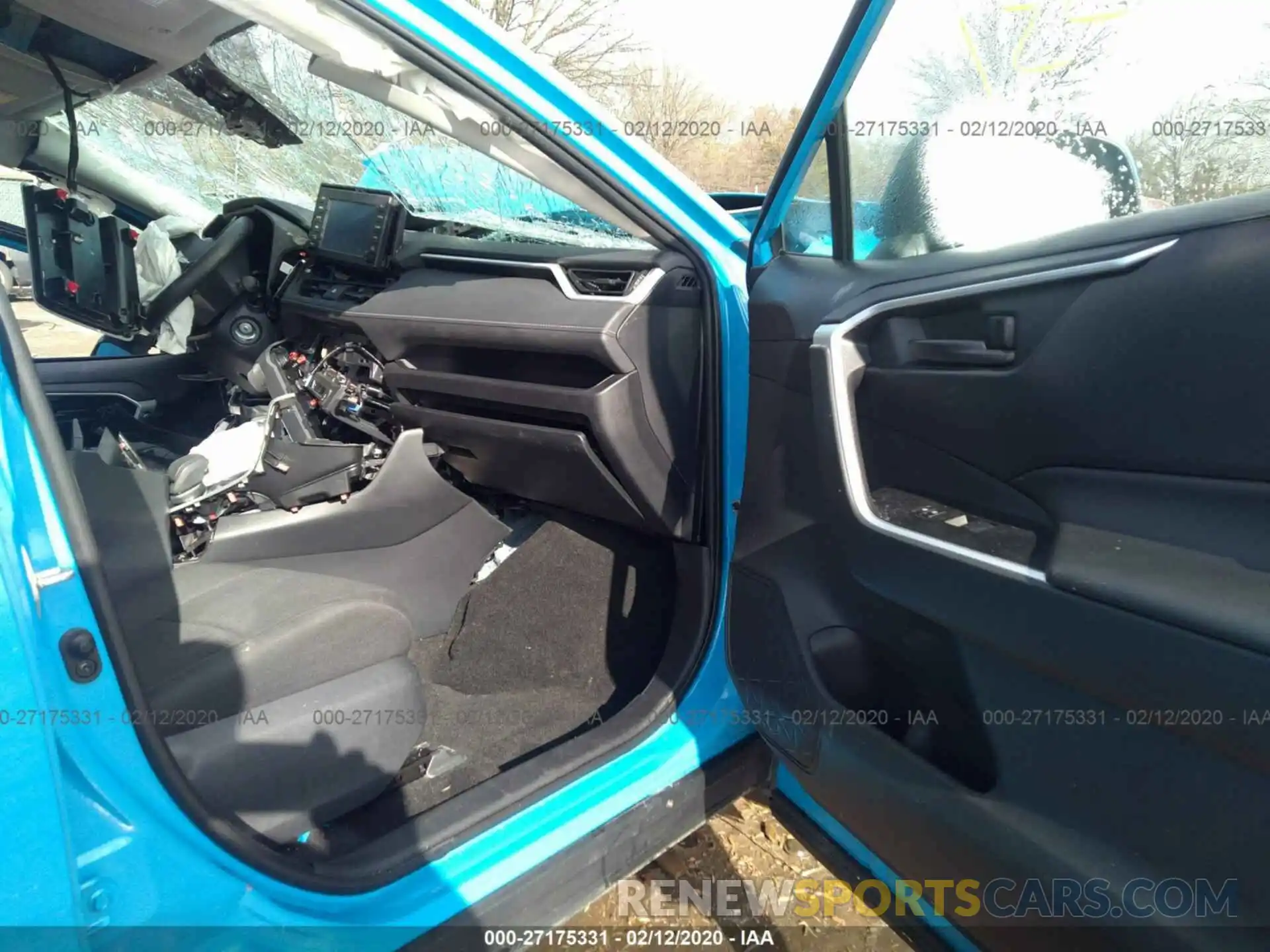 5 Photograph of a damaged car 2T3G1RFV8KW052493 TOYOTA RAV4 2019