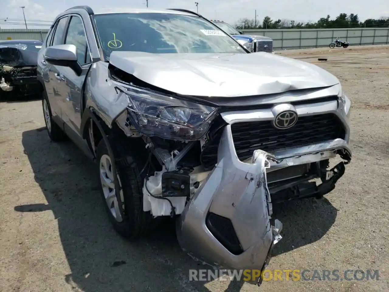 9 Photograph of a damaged car 2T3G1RFV9KC031637 TOYOTA RAV4 2019