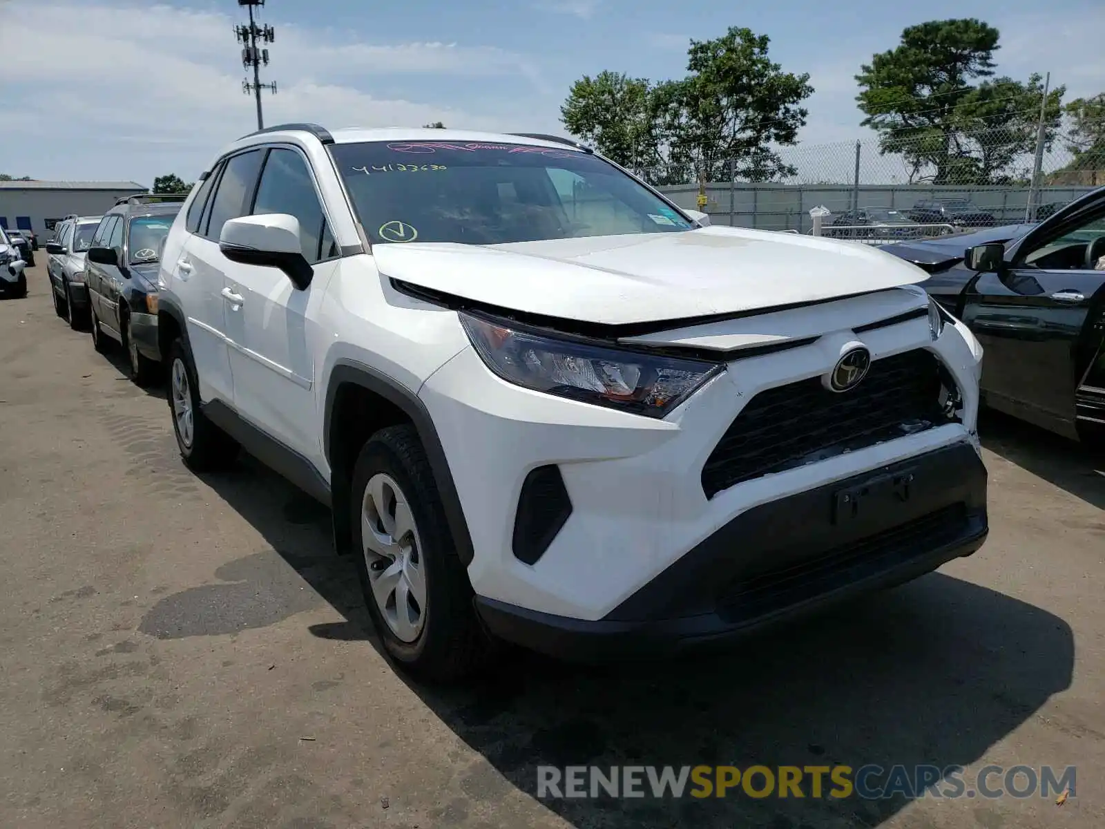 1 Photograph of a damaged car 2T3G1RFV9KW017655 TOYOTA RAV4 2019