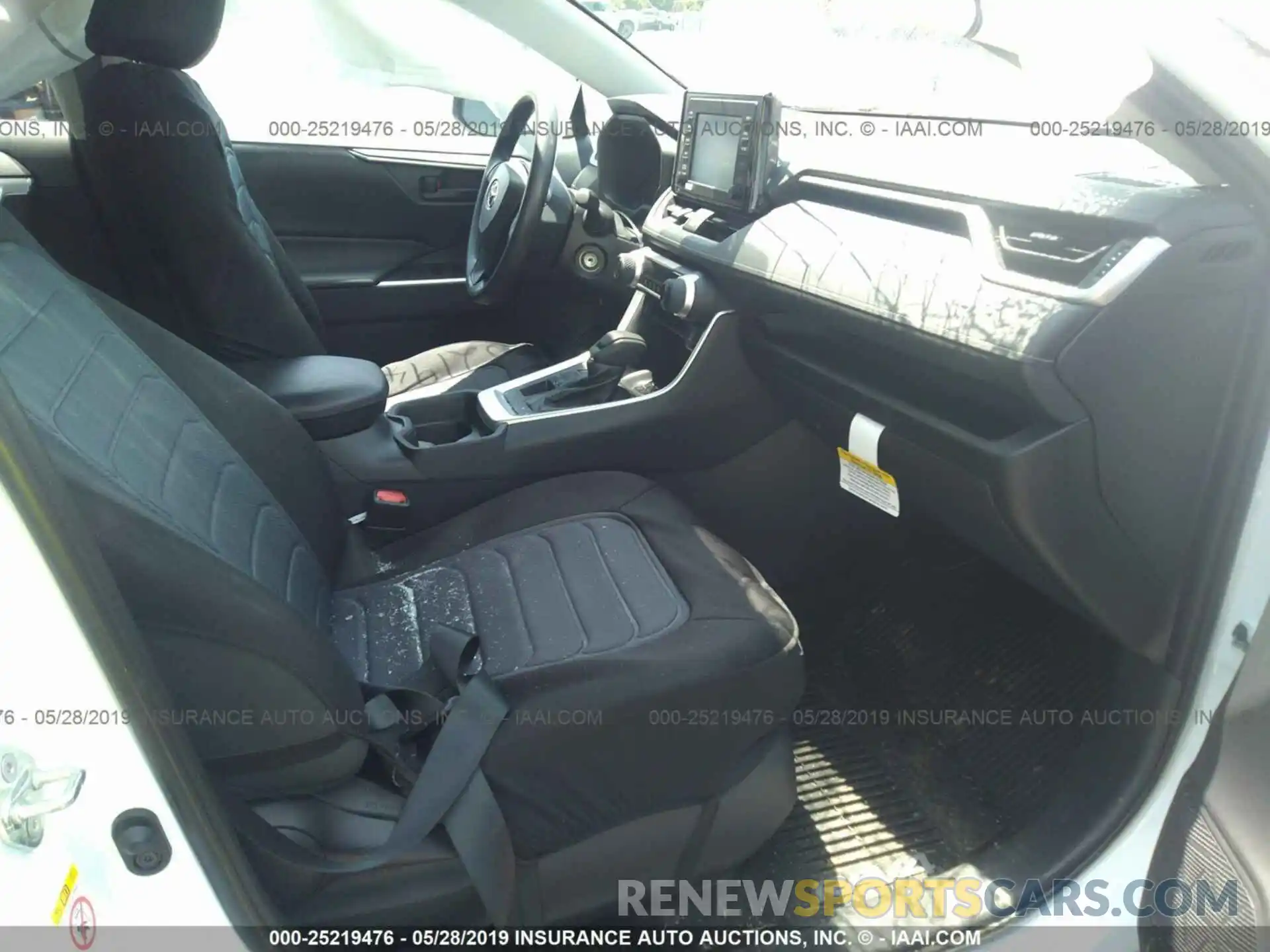 5 Photograph of a damaged car 2T3G1RFV9KW025478 TOYOTA RAV4 2019