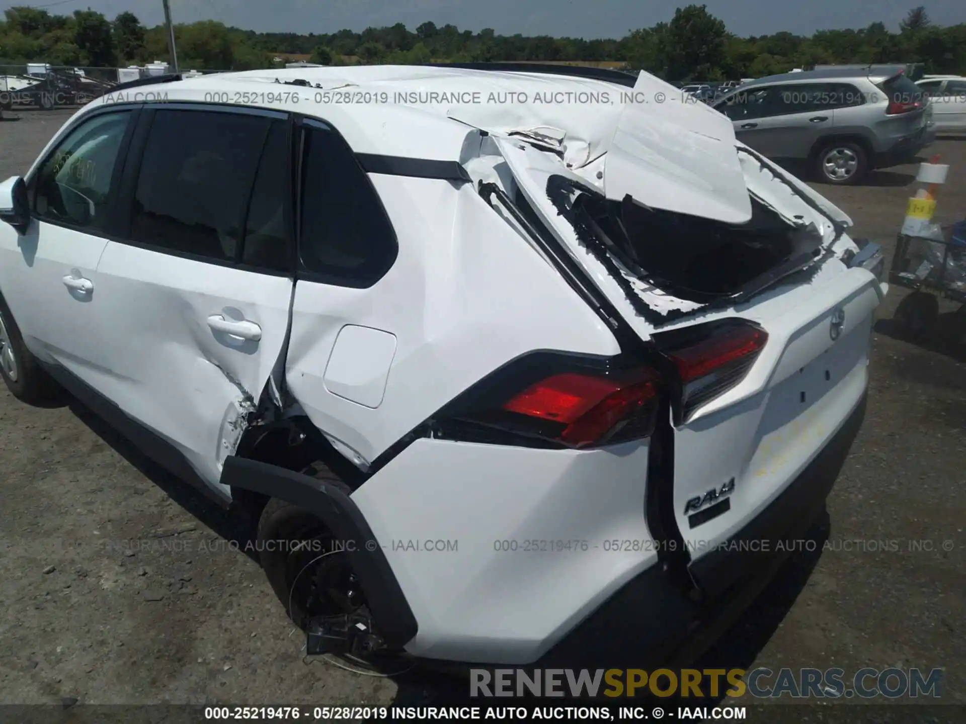 6 Photograph of a damaged car 2T3G1RFV9KW025478 TOYOTA RAV4 2019