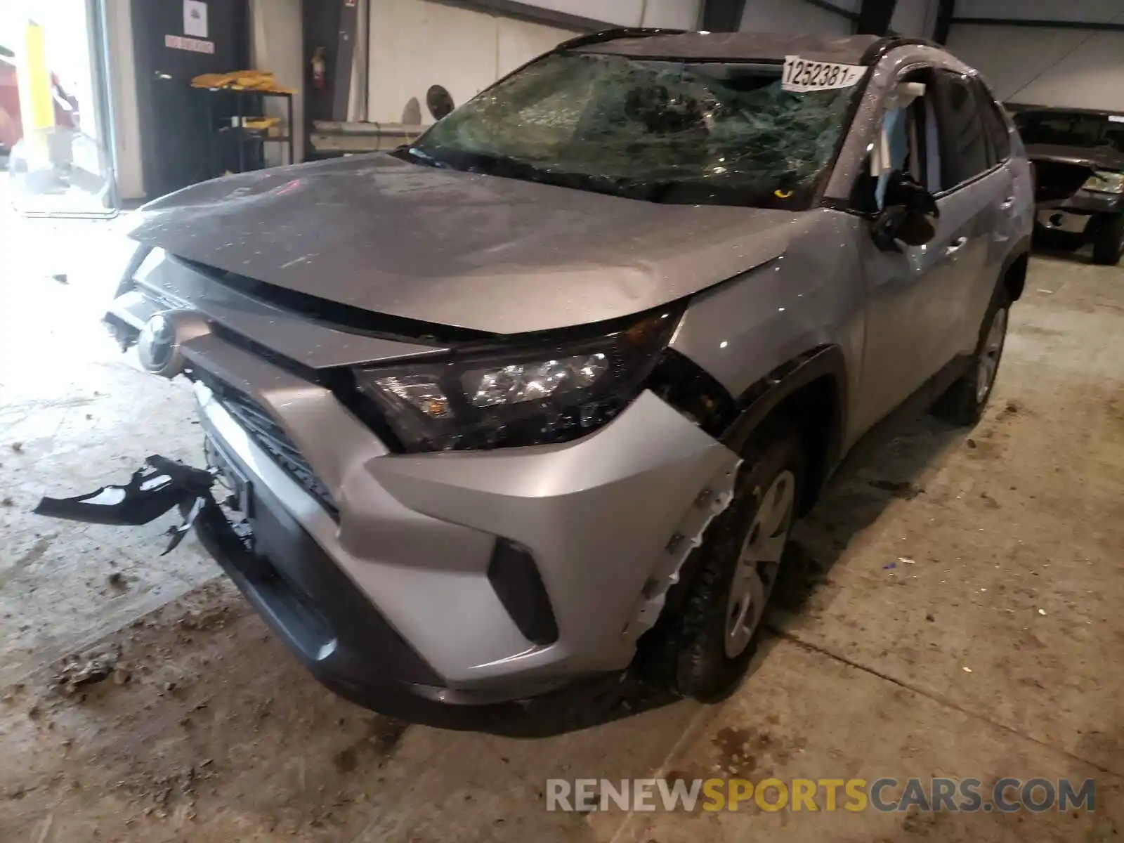 2 Фотография поврежденного автомобиля 2T3G1RFV9KW045634 TOYOTA RAV4 2019