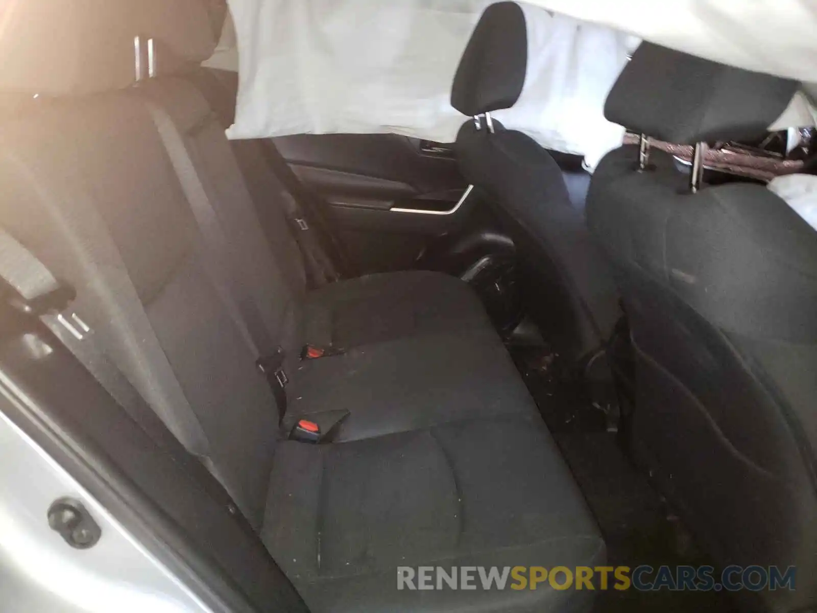 6 Photograph of a damaged car 2T3G1RFV9KW045634 TOYOTA RAV4 2019