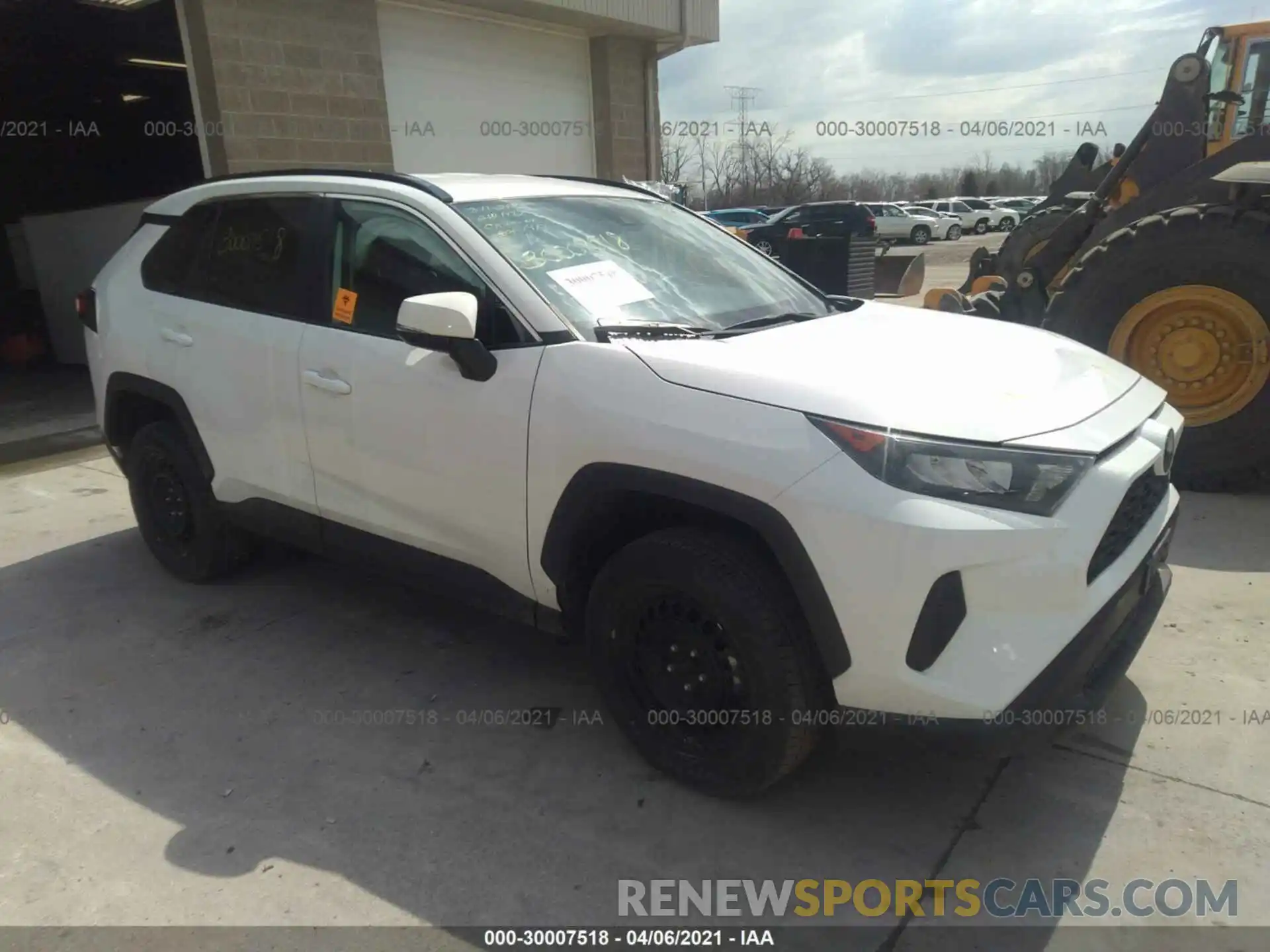 1 Photograph of a damaged car 2T3G1RFV9KW065690 TOYOTA RAV4 2019