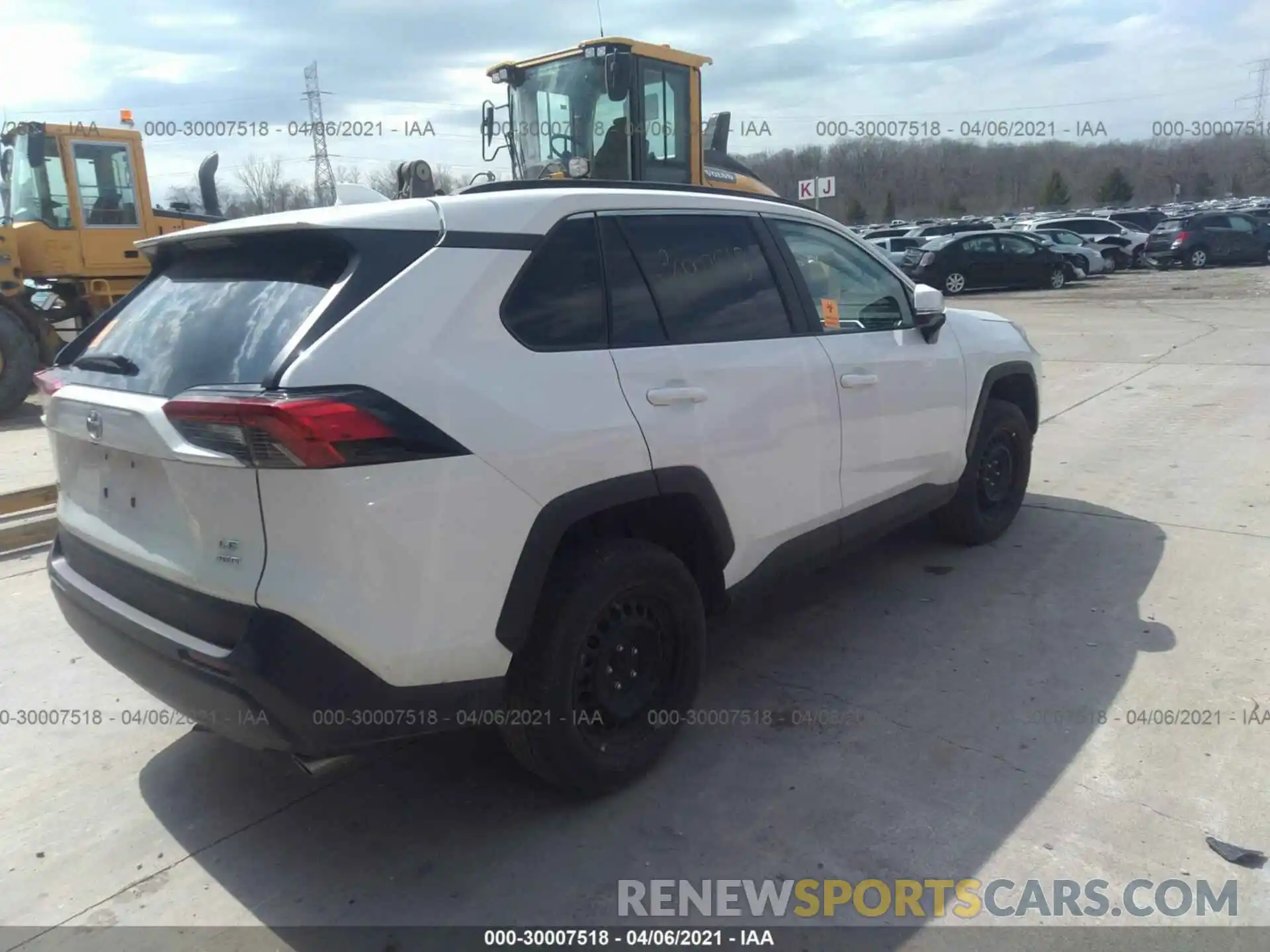 4 Photograph of a damaged car 2T3G1RFV9KW065690 TOYOTA RAV4 2019