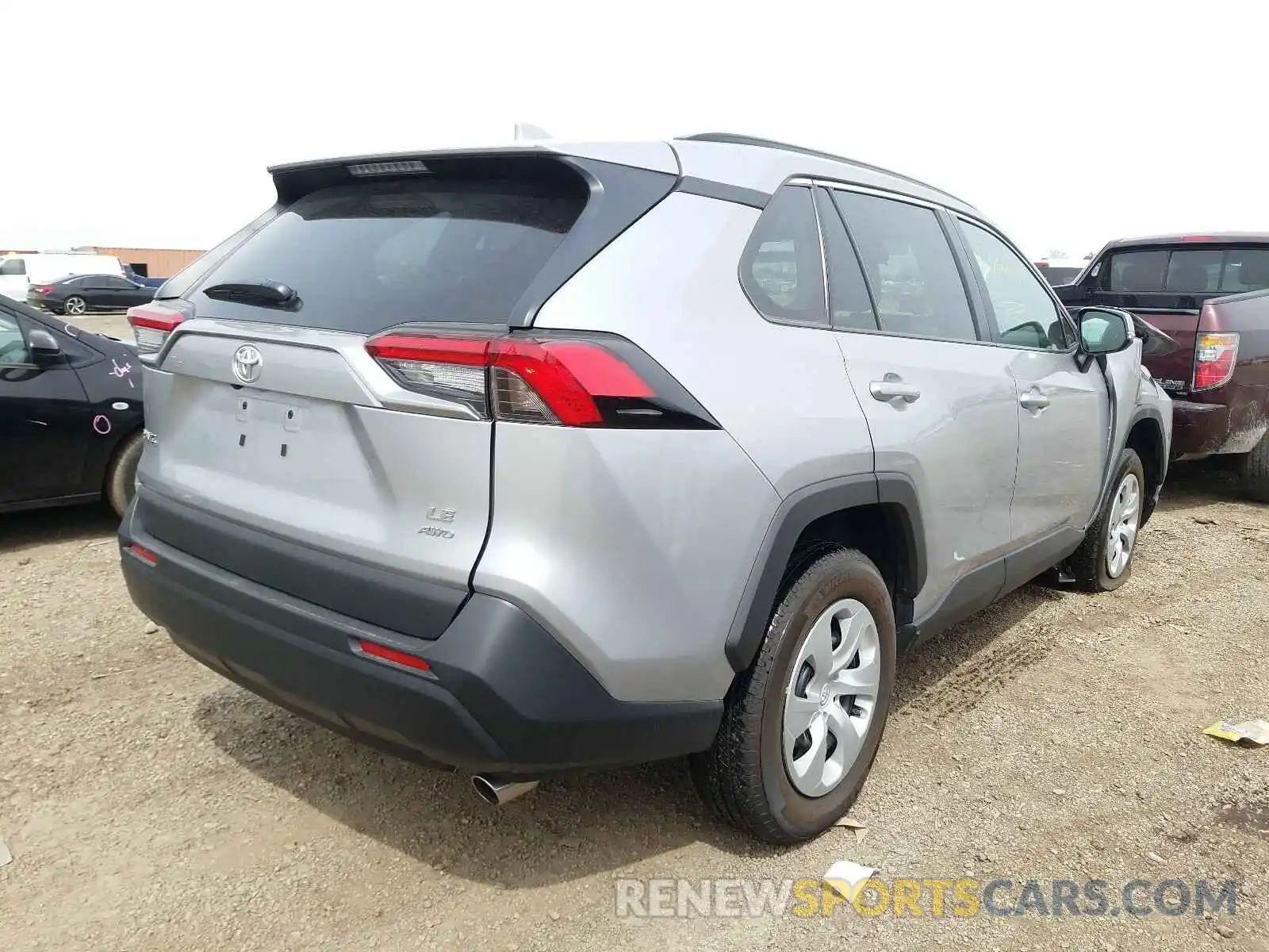 4 Photograph of a damaged car 2T3G1RFV9KW072414 TOYOTA RAV4 2019