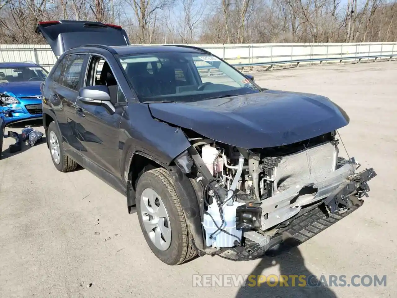 1 Photograph of a damaged car 2T3G1RFV9KW079587 TOYOTA RAV4 2019