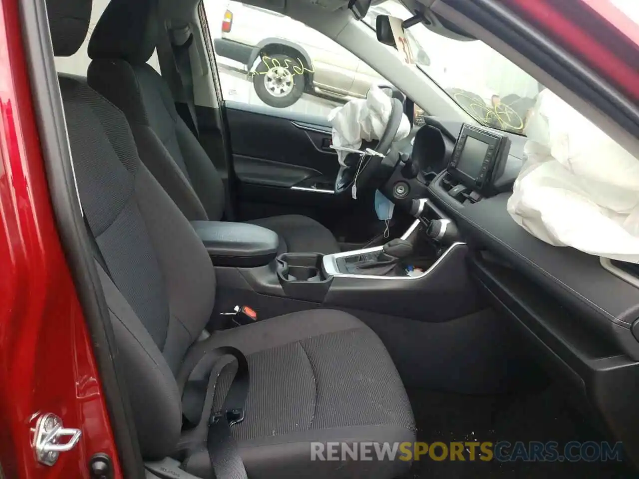 5 Photograph of a damaged car 2T3G1RFVXKC009940 TOYOTA RAV4 2019