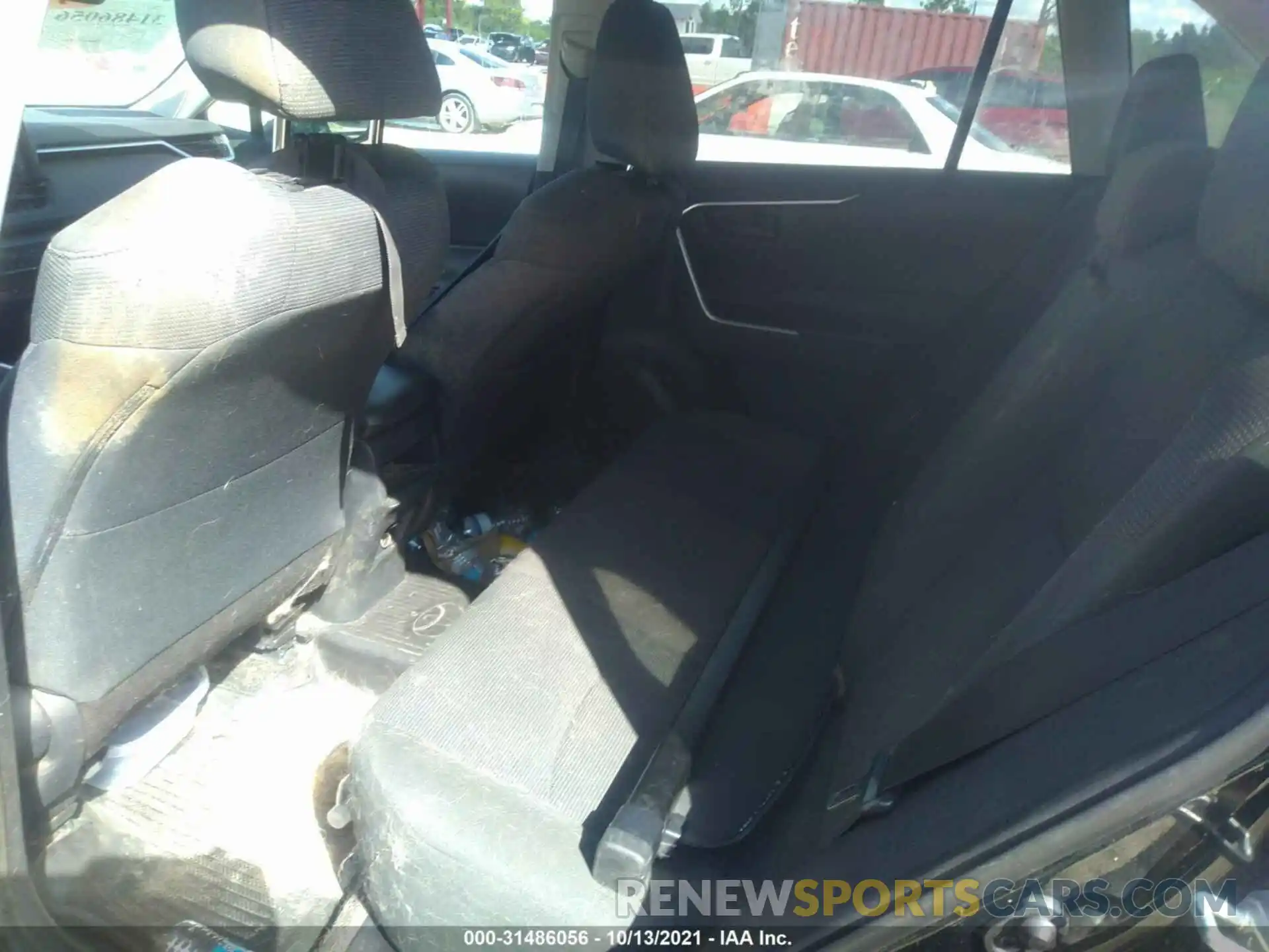 8 Photograph of a damaged car 2T3G1RFVXKC027628 TOYOTA RAV4 2019