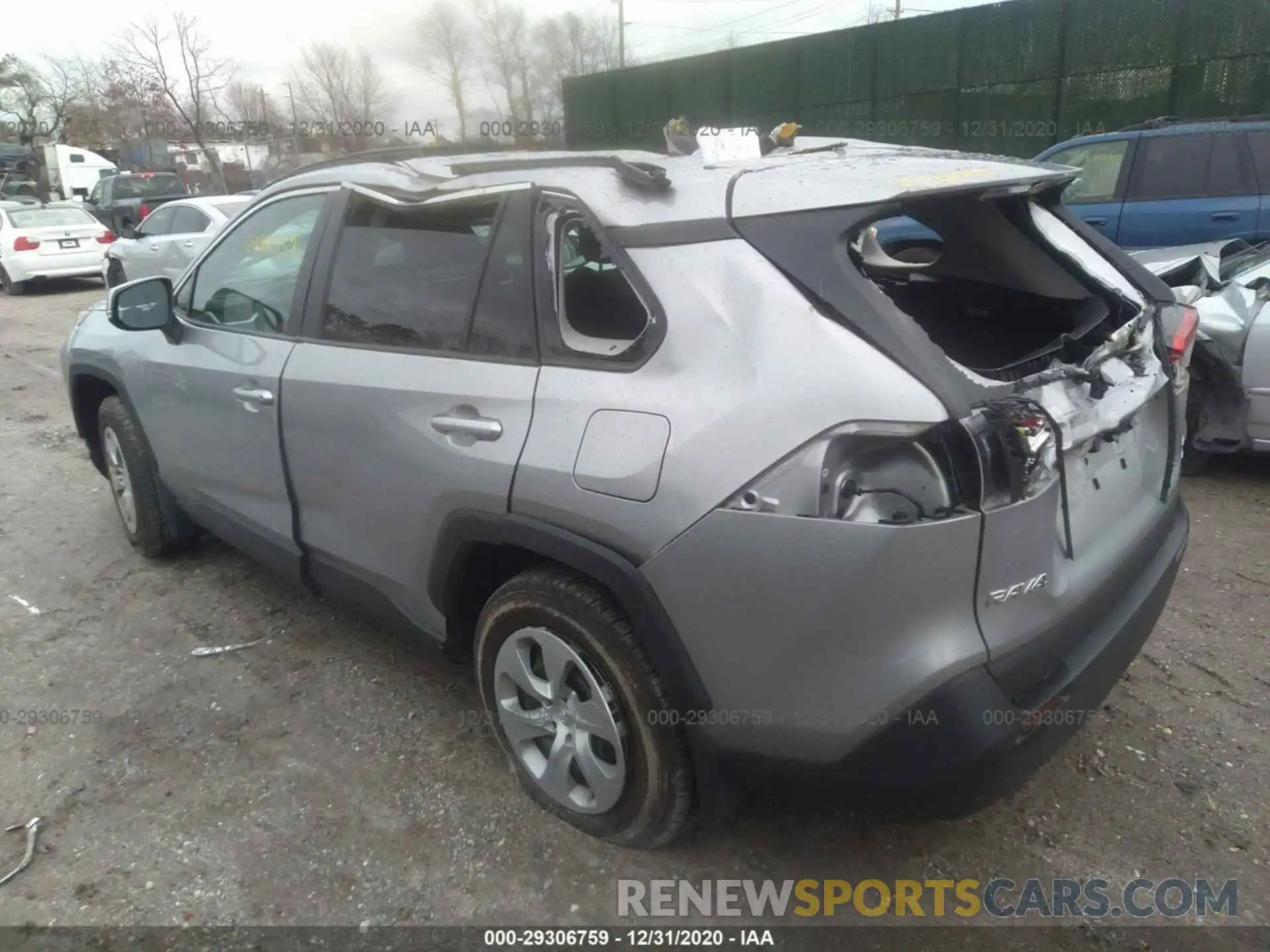 3 Фотография поврежденного автомобиля 2T3G1RFVXKC036149 TOYOTA RAV4 2019