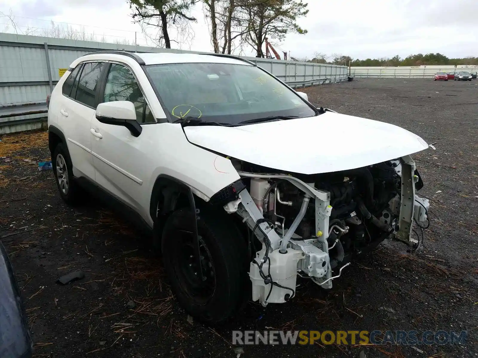 1 Photograph of a damaged car 2T3G1RFVXKW014070 TOYOTA RAV4 2019