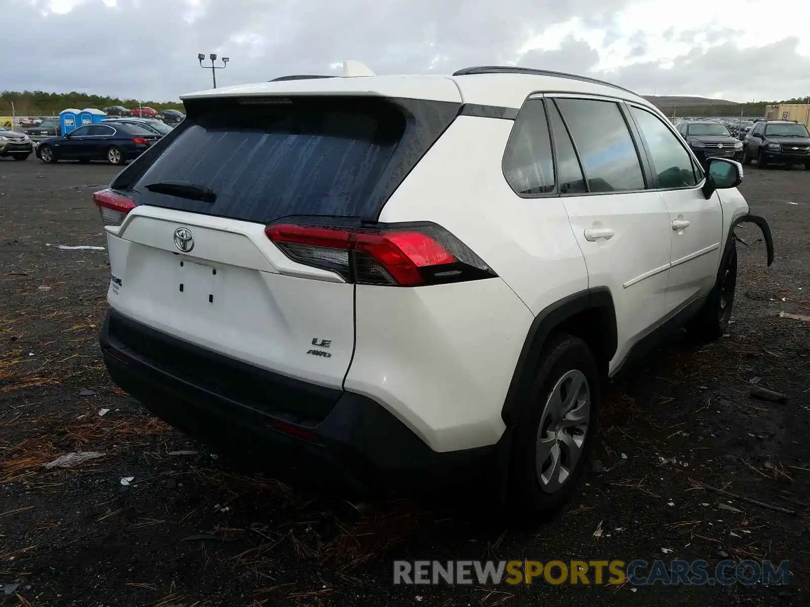 4 Photograph of a damaged car 2T3G1RFVXKW014070 TOYOTA RAV4 2019