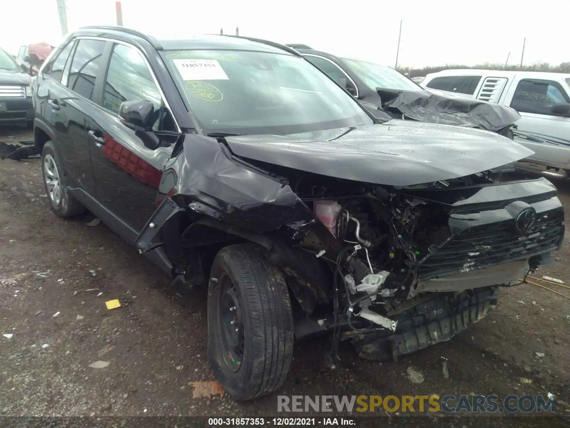 1 Photograph of a damaged car 2T3G1RFVXKW050759 TOYOTA RAV4 2019