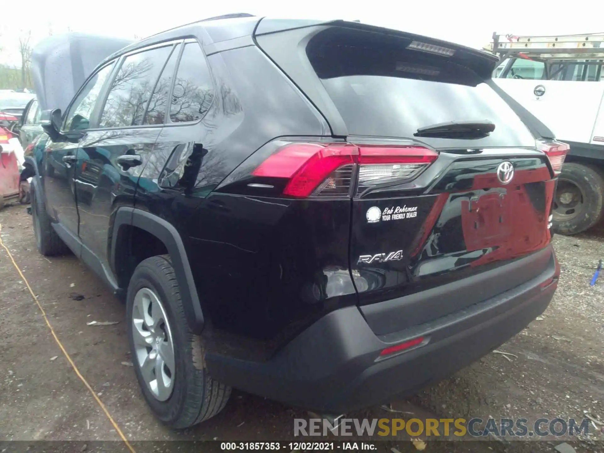 3 Фотография поврежденного автомобиля 2T3G1RFVXKW050759 TOYOTA RAV4 2019