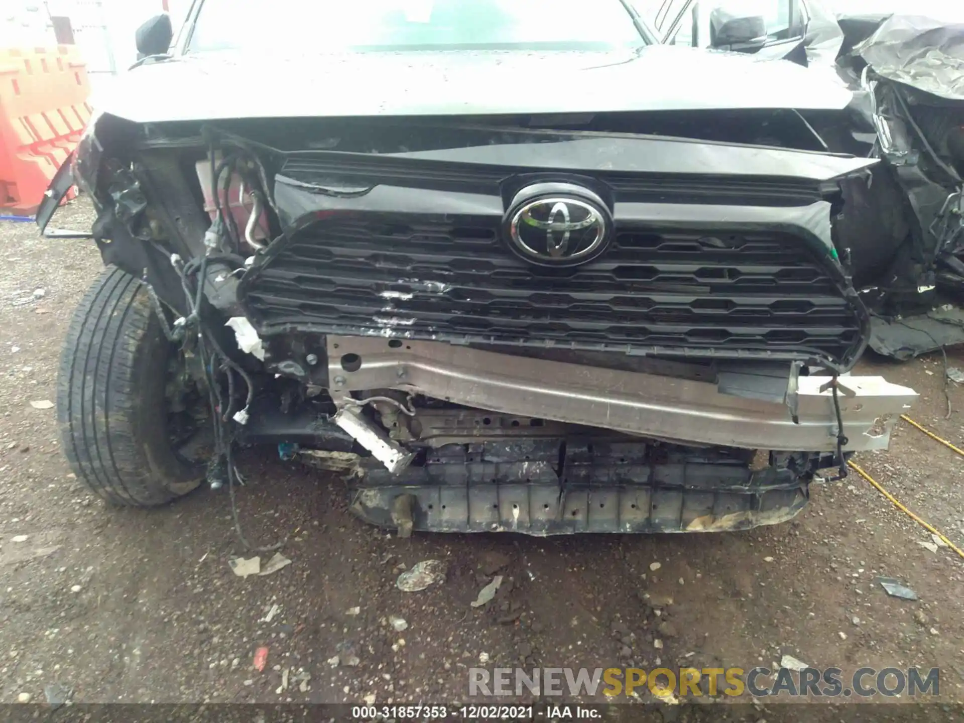 6 Photograph of a damaged car 2T3G1RFVXKW050759 TOYOTA RAV4 2019