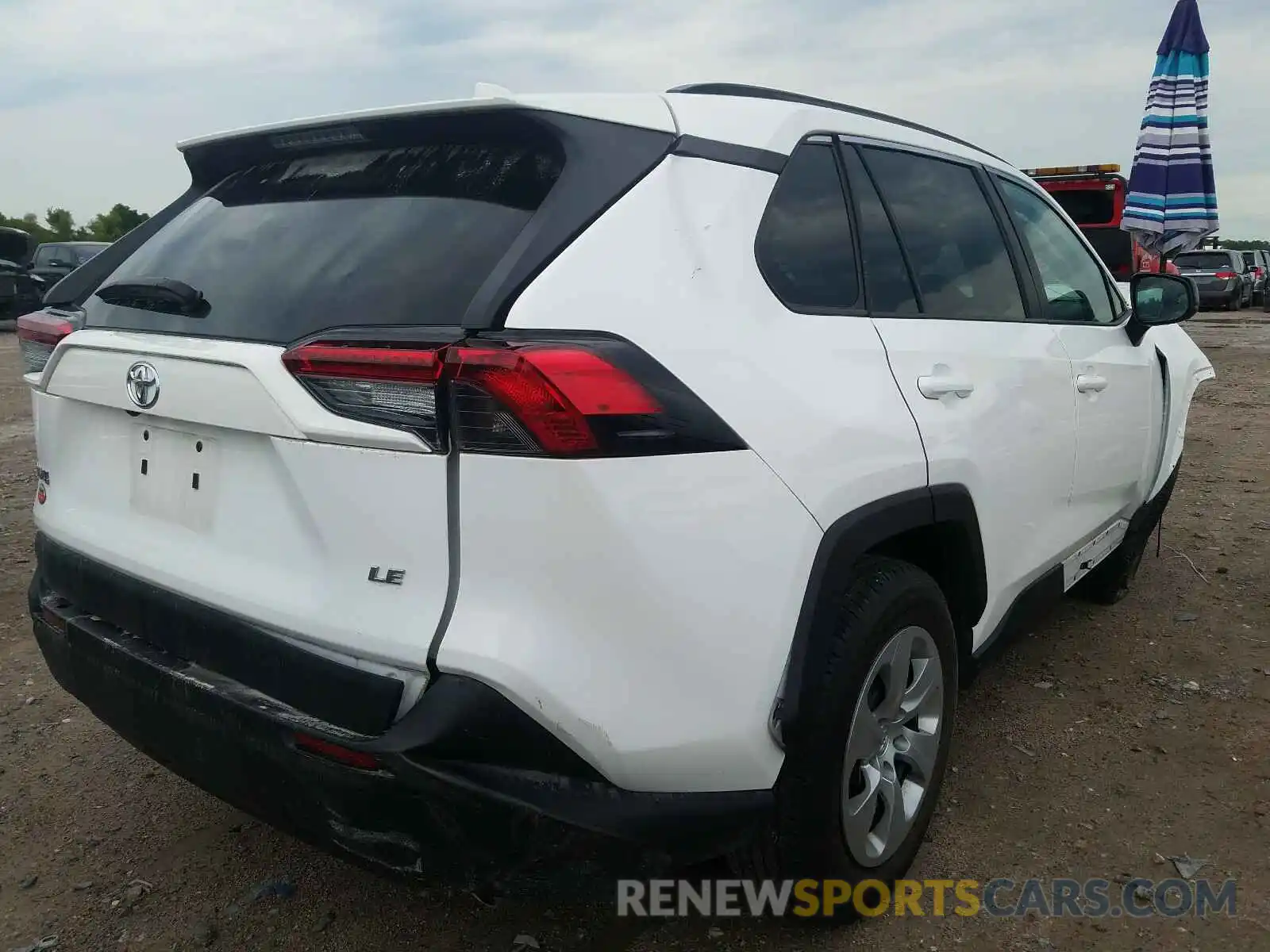 4 Photograph of a damaged car 2T3H1RFV0KC008414 TOYOTA RAV4 2019