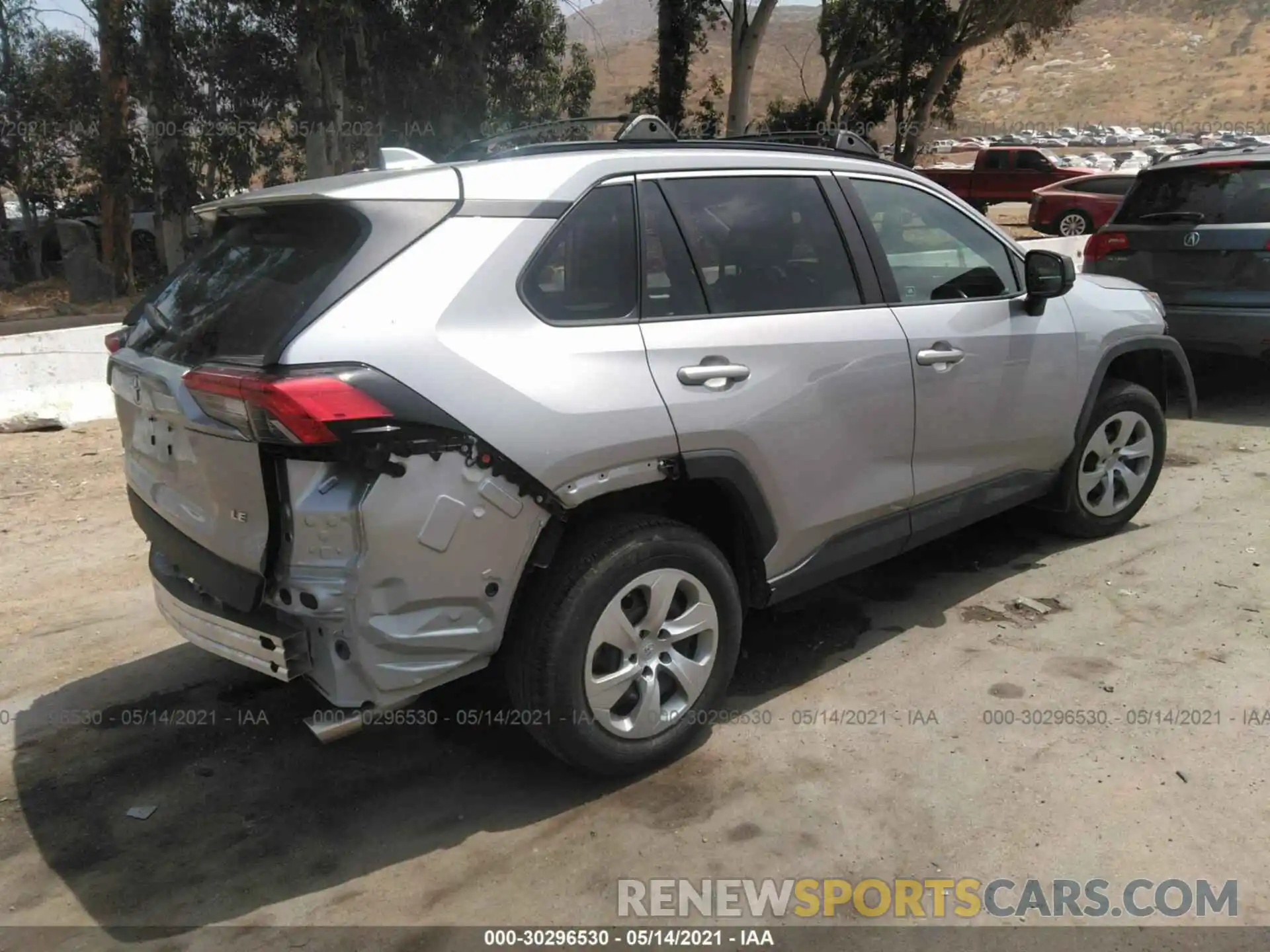 4 Photograph of a damaged car 2T3H1RFV0KC009188 TOYOTA RAV4 2019