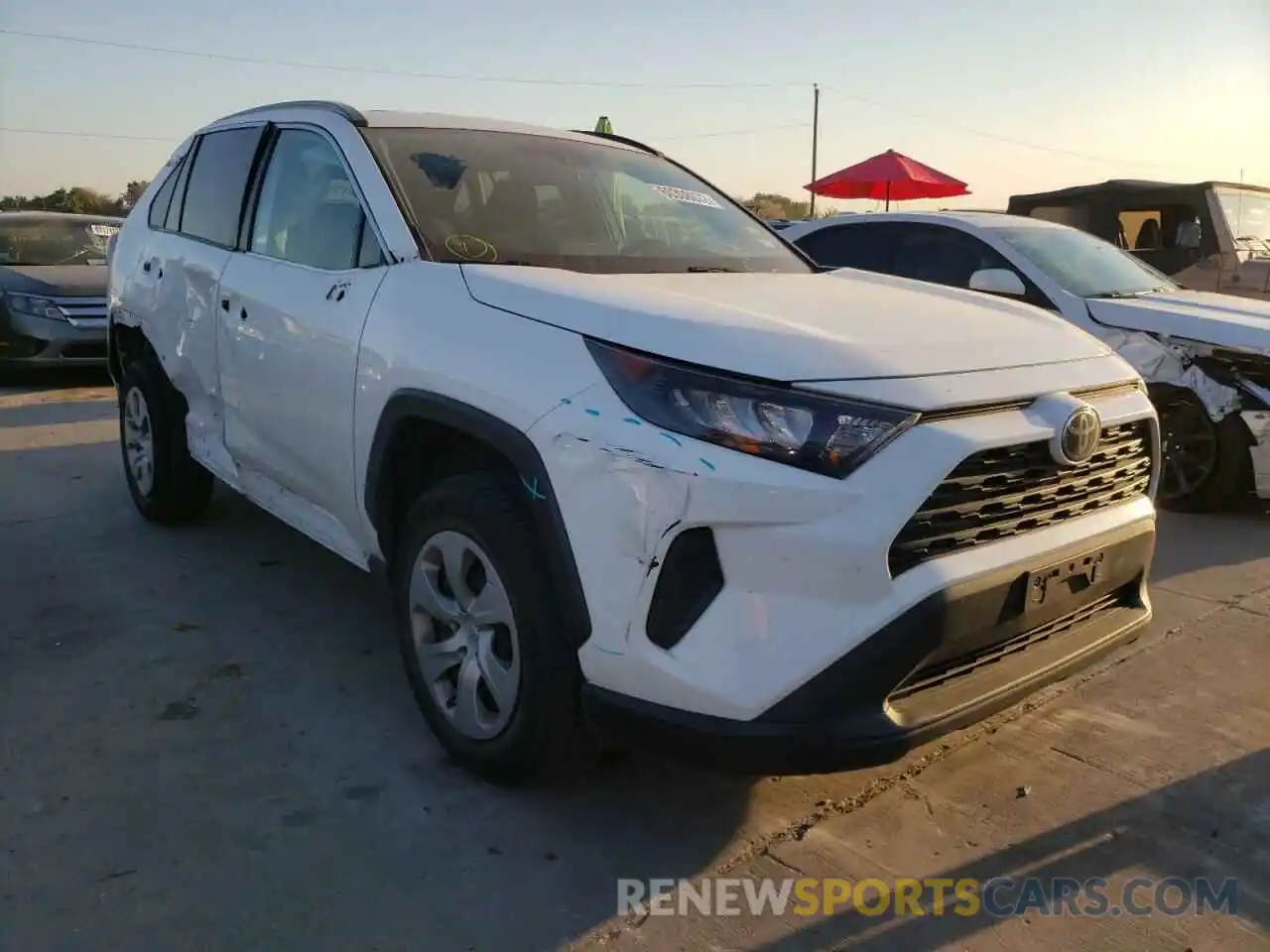 1 Фотография поврежденного автомобиля 2T3H1RFV0KC010471 TOYOTA RAV4 2019